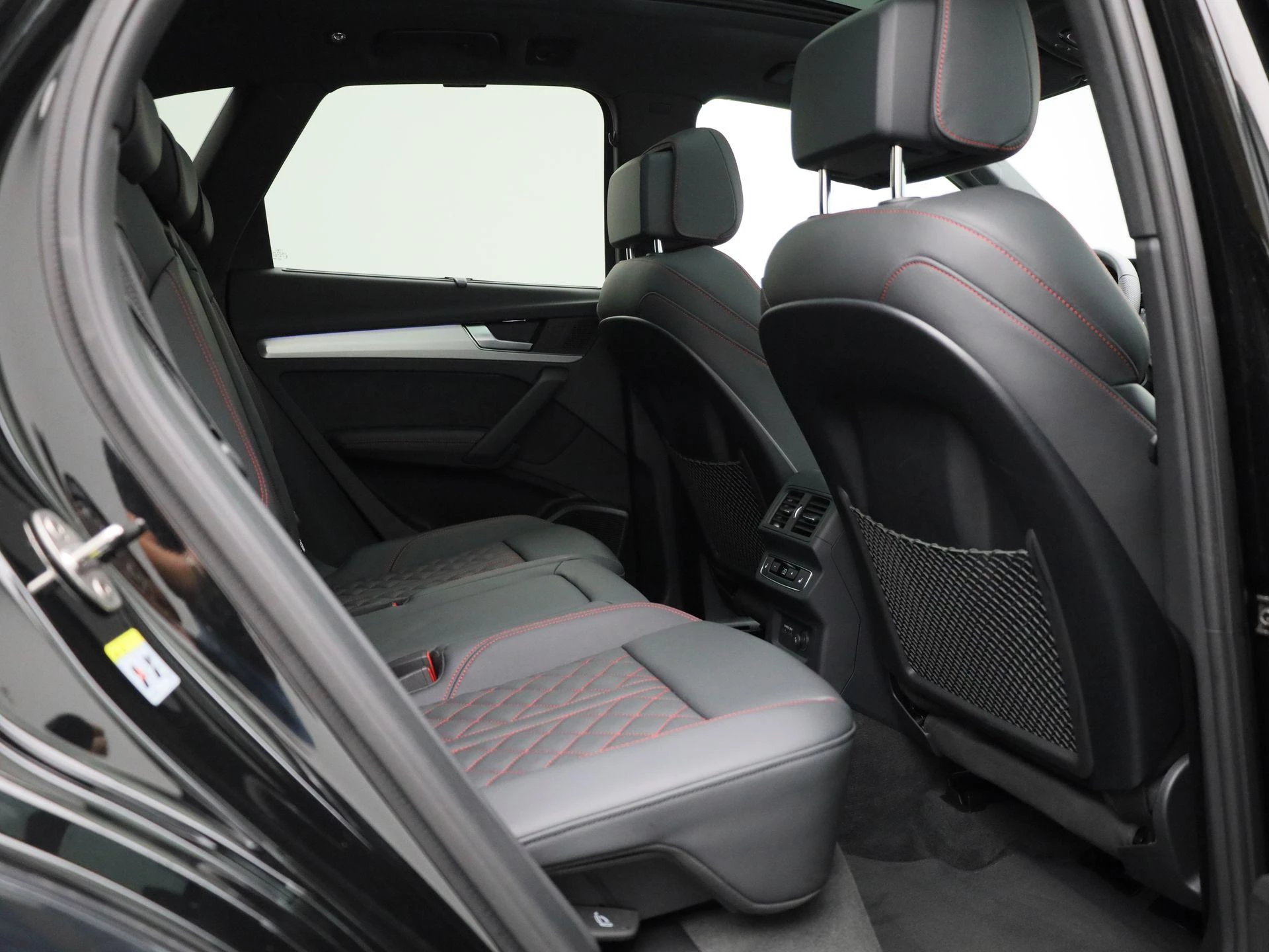 Audi Q5 50 TFSI e S edition Competition 299 PK