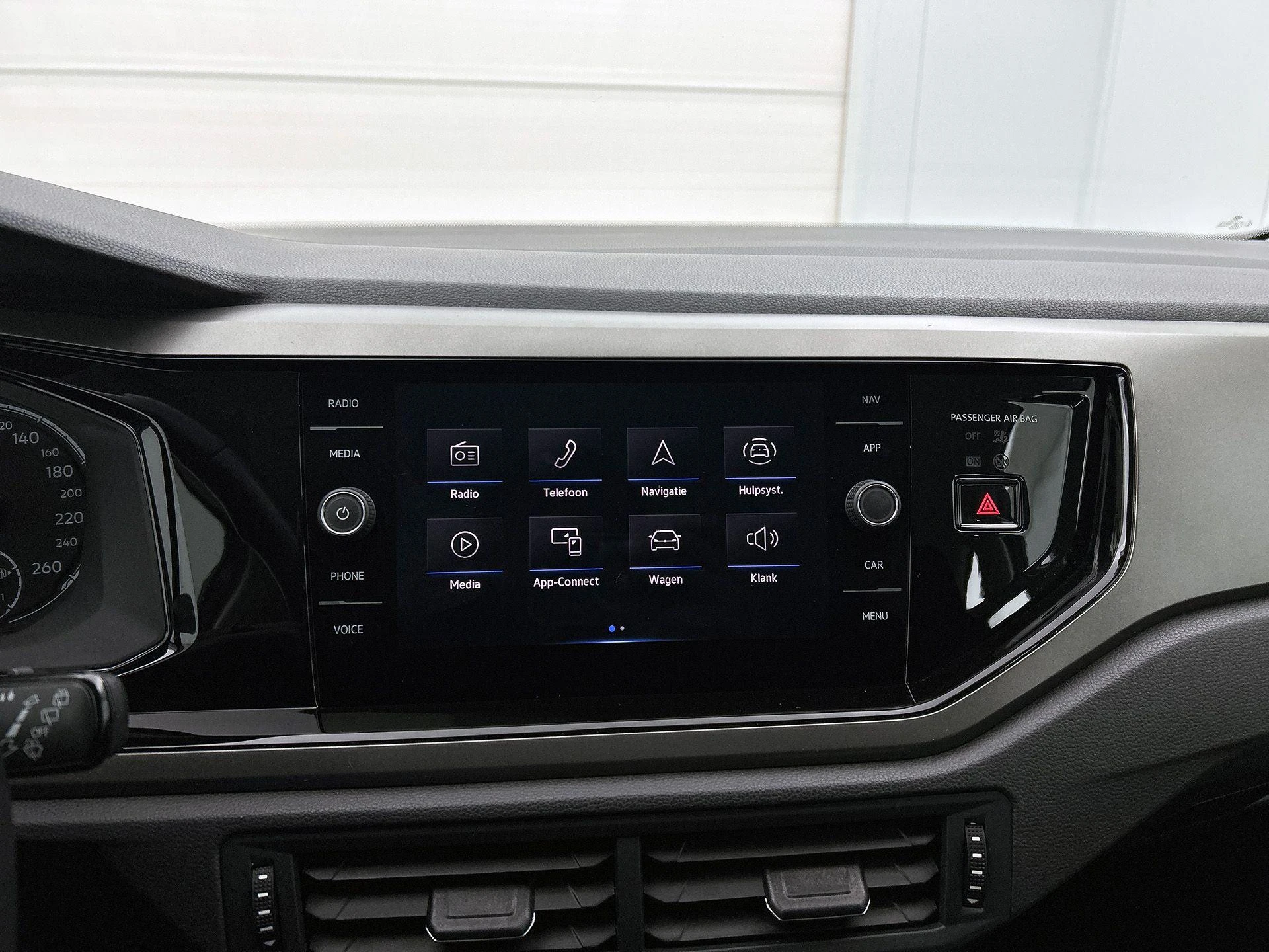 Volkswagen-Polo-image-26