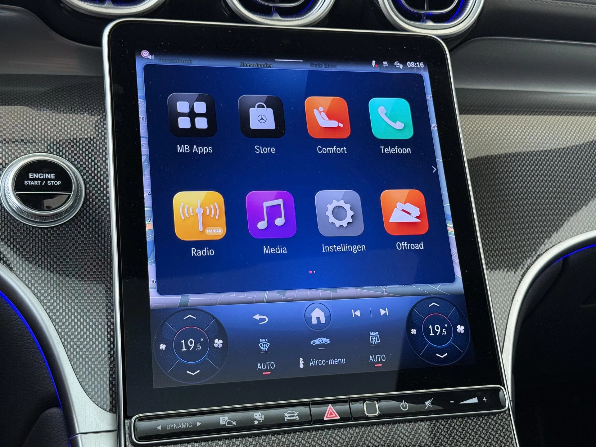 Mercedes-Benz-GLC-image-15