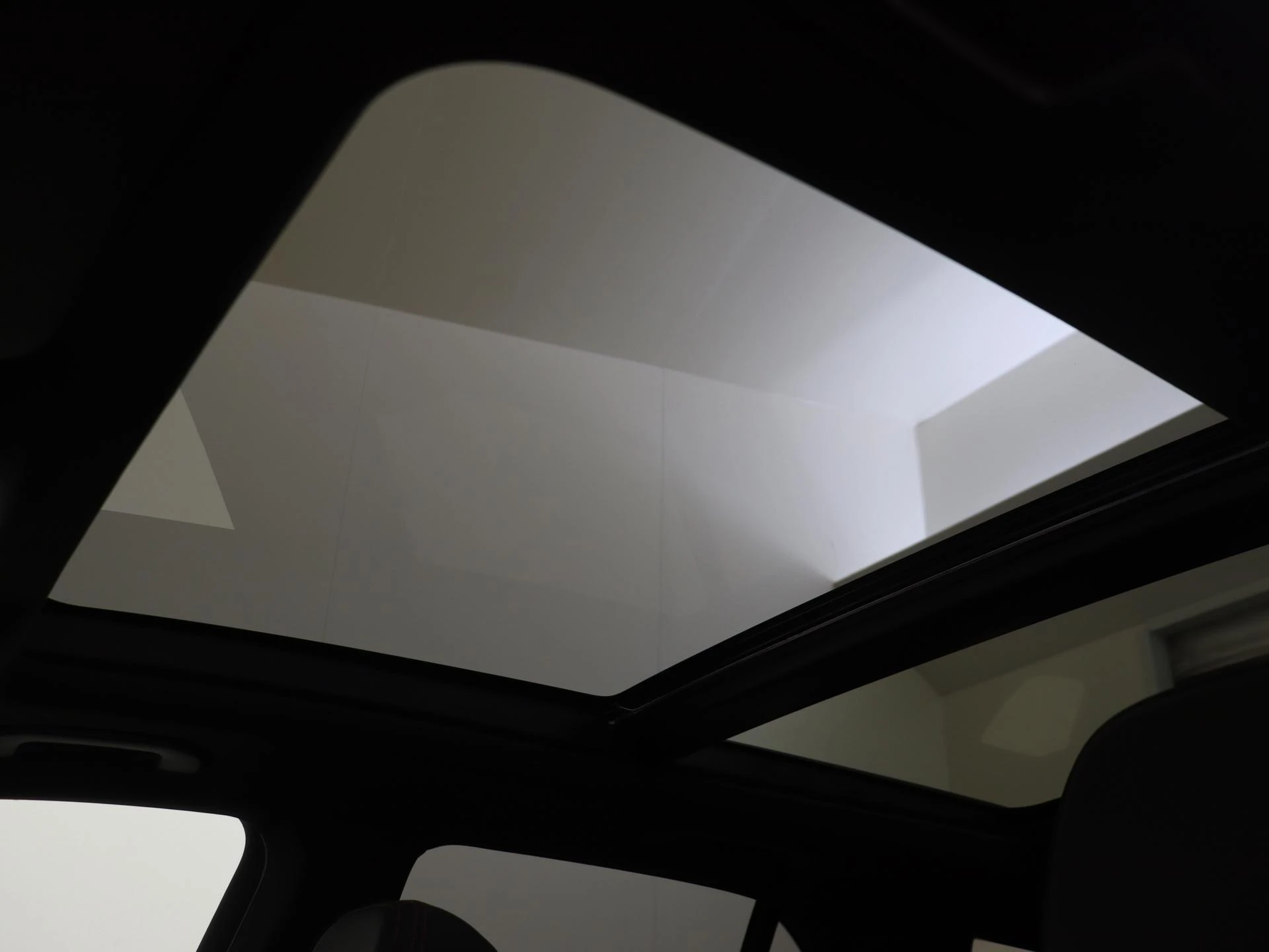 Mercedes-Benz-GLE-image-27