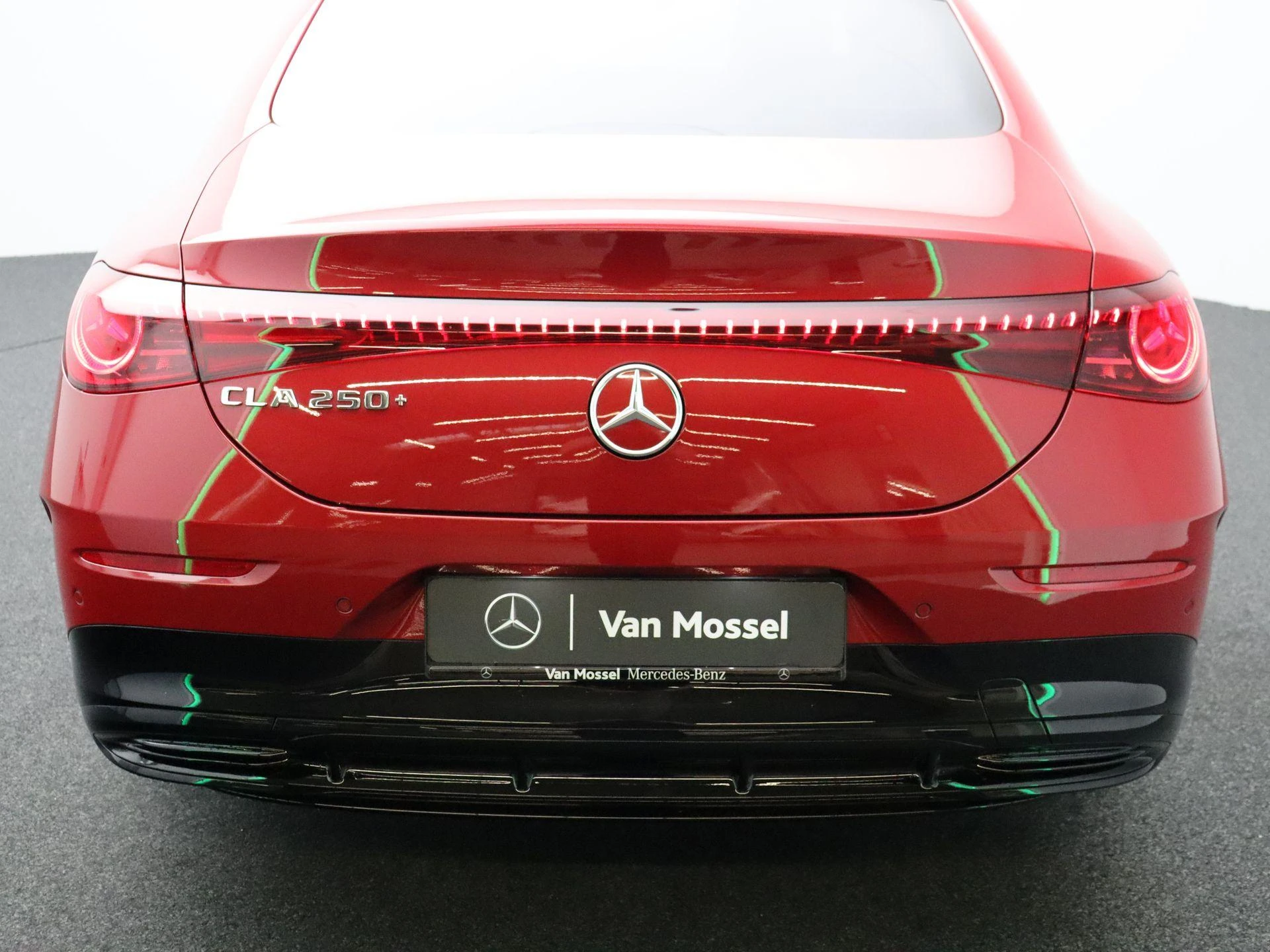 Mercedes-Benz-CLA-image-24