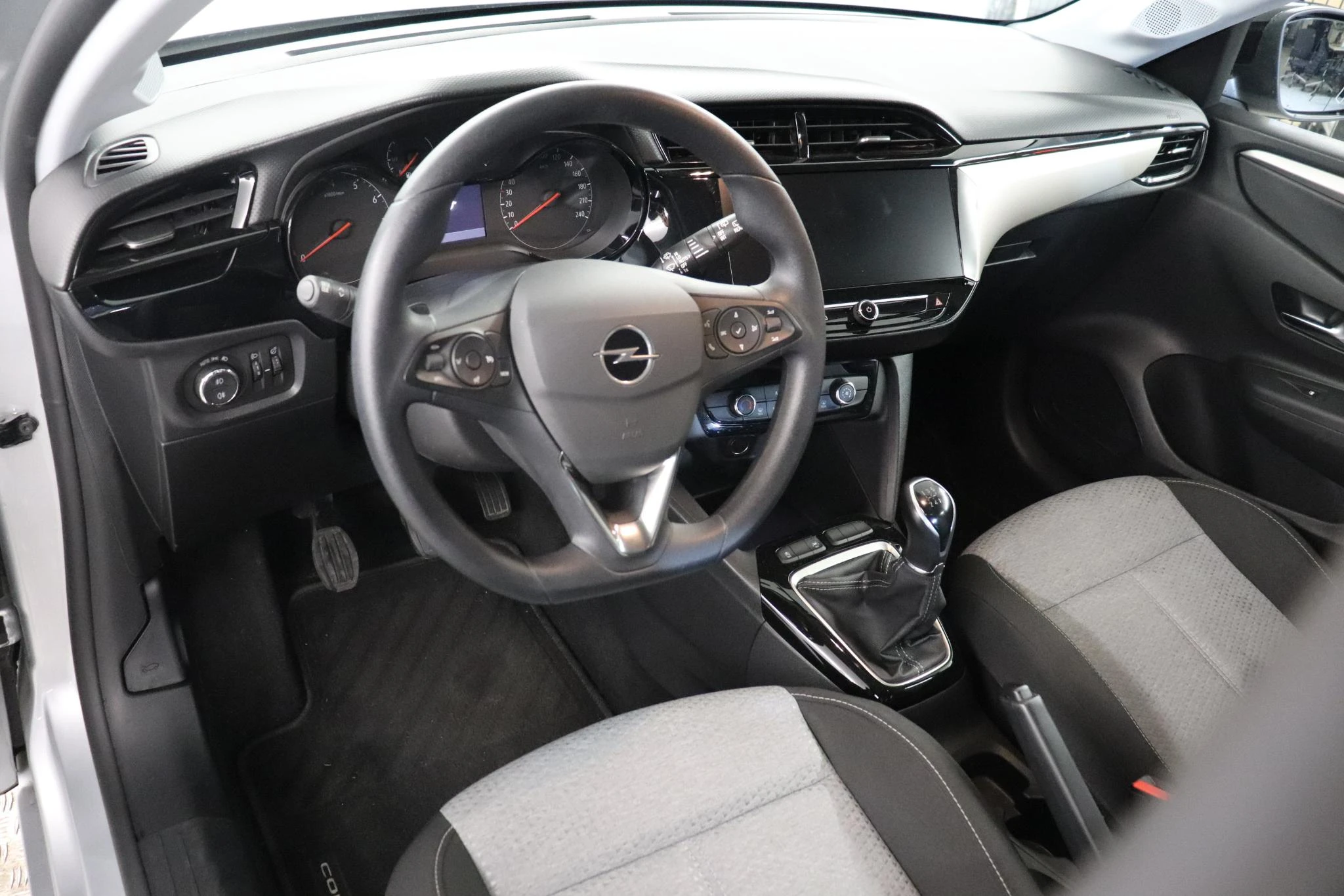Opel-Corsa-image-13