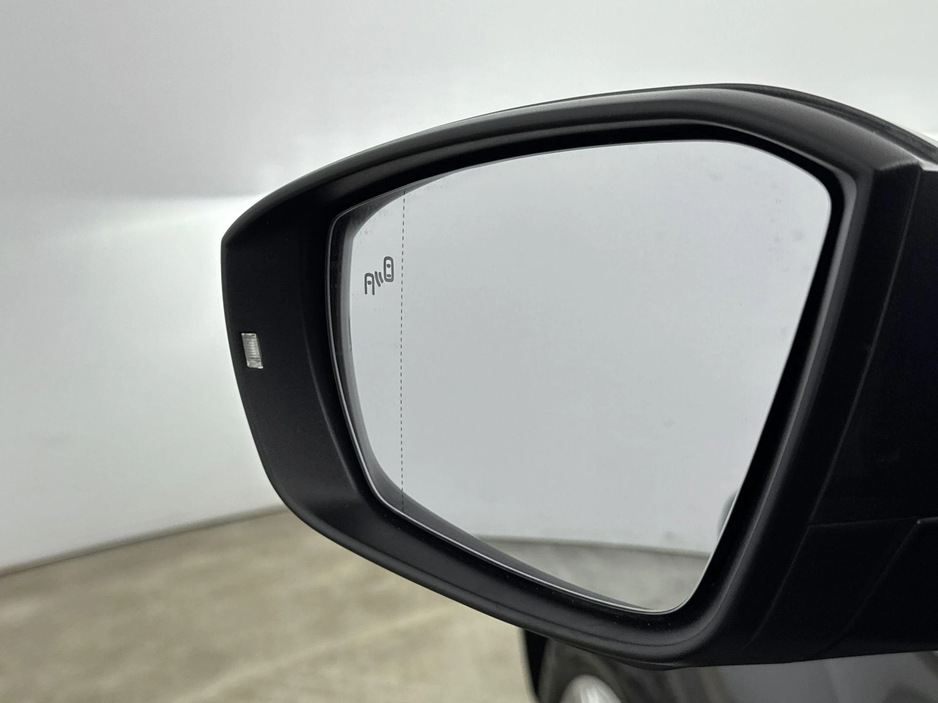 Volkswagen-T-Roc-image-17