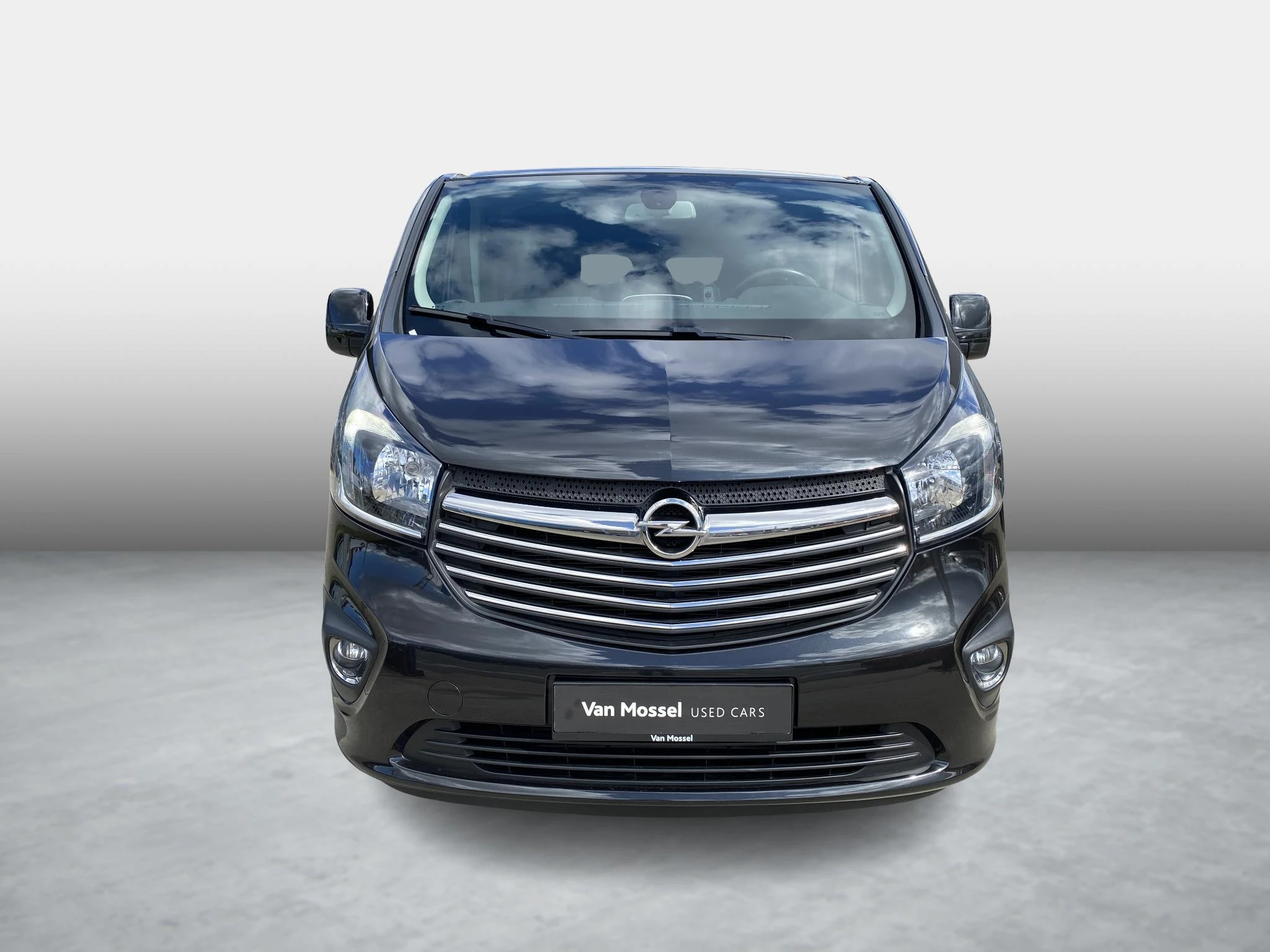 Opel-Vivaro-image-1