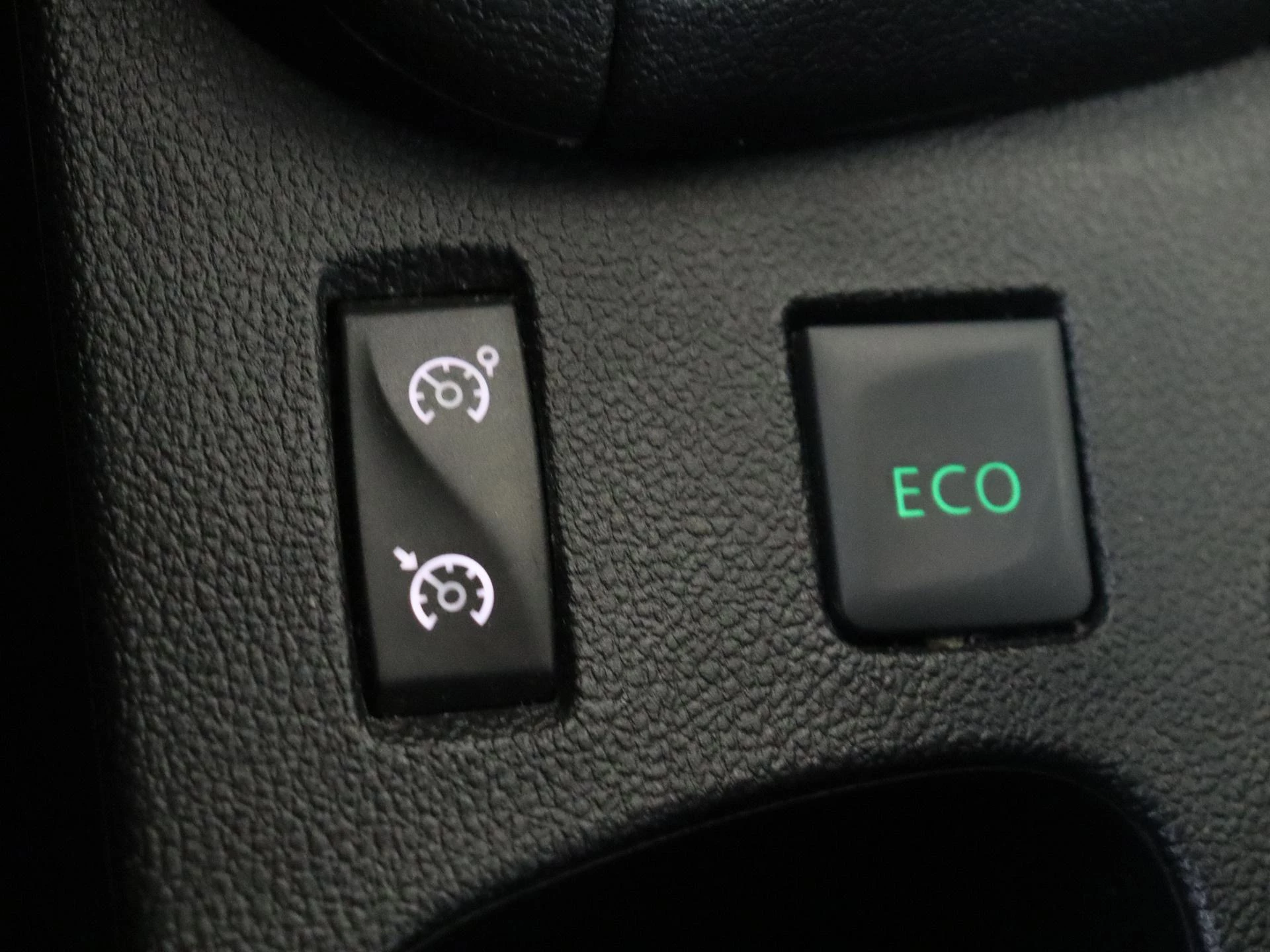 Renault-Clio-image-21