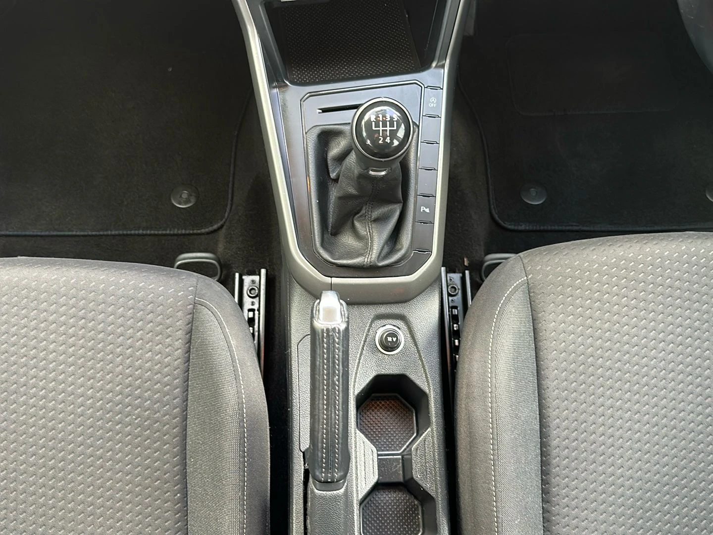 Volkswagen-Polo-image-11