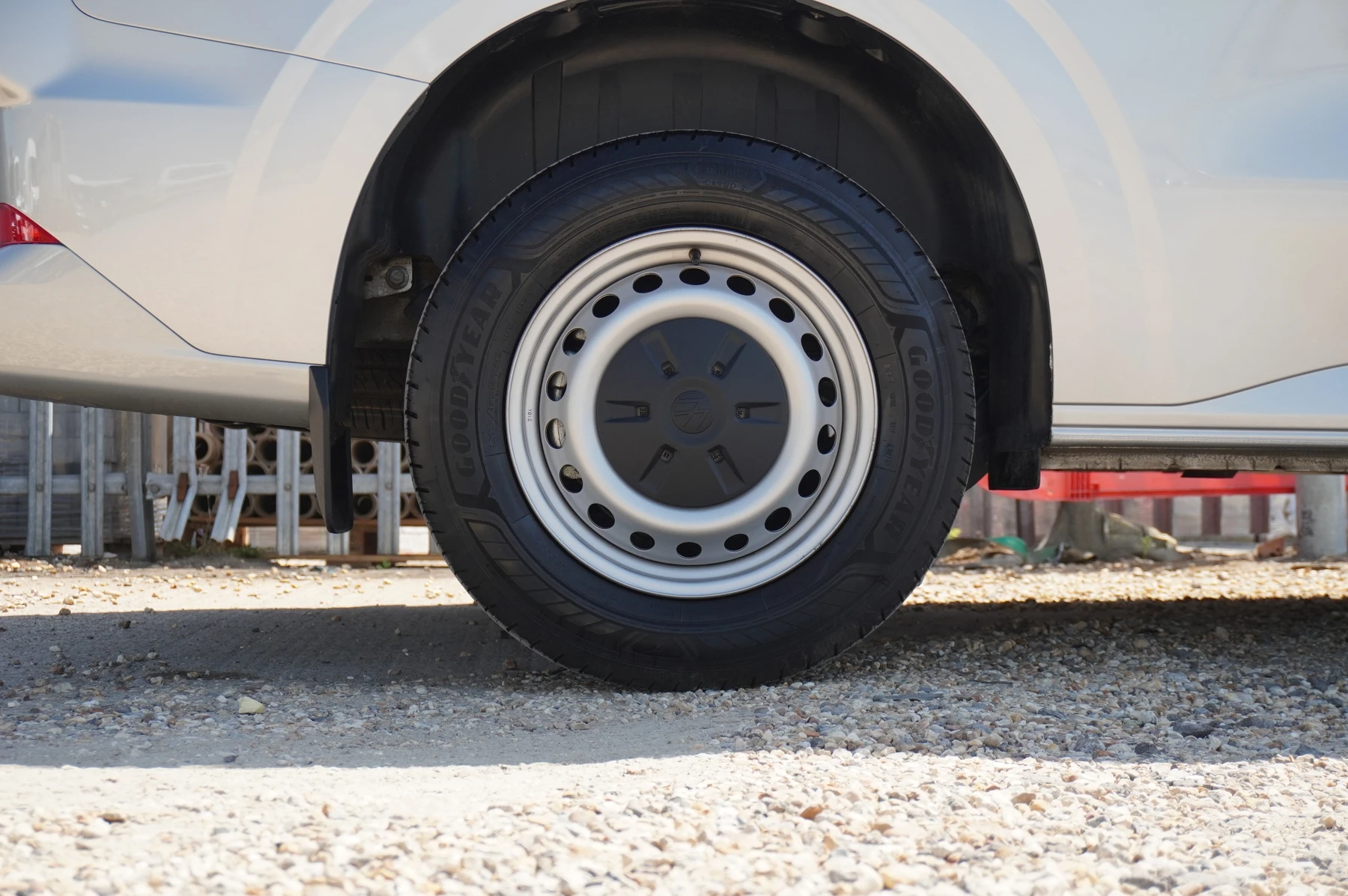 Volkswagen-Transporter-image-51