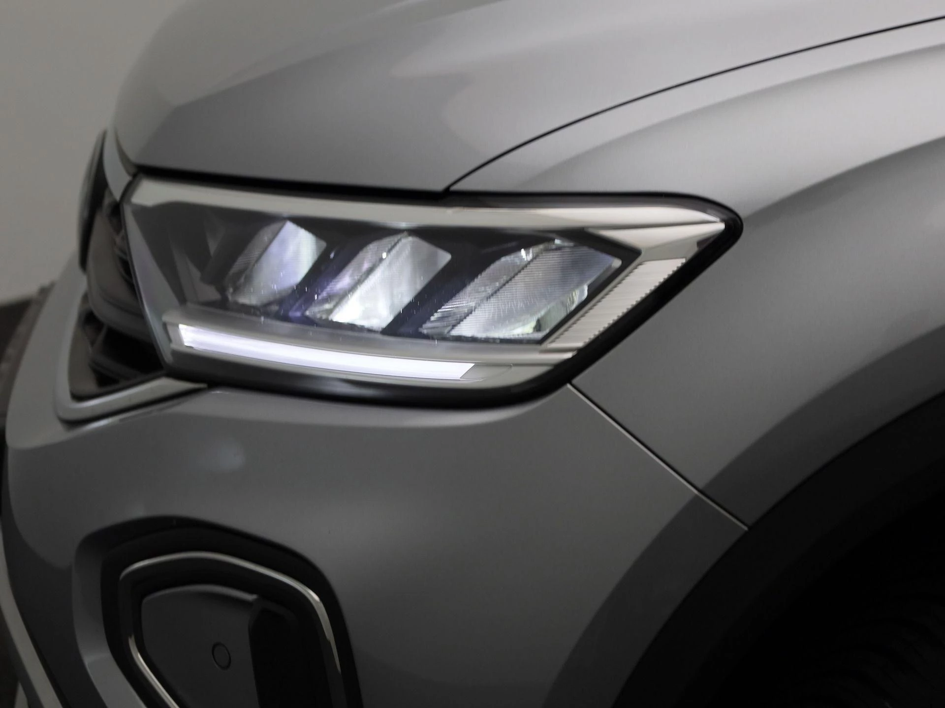 Volkswagen-T-Roc-image-14