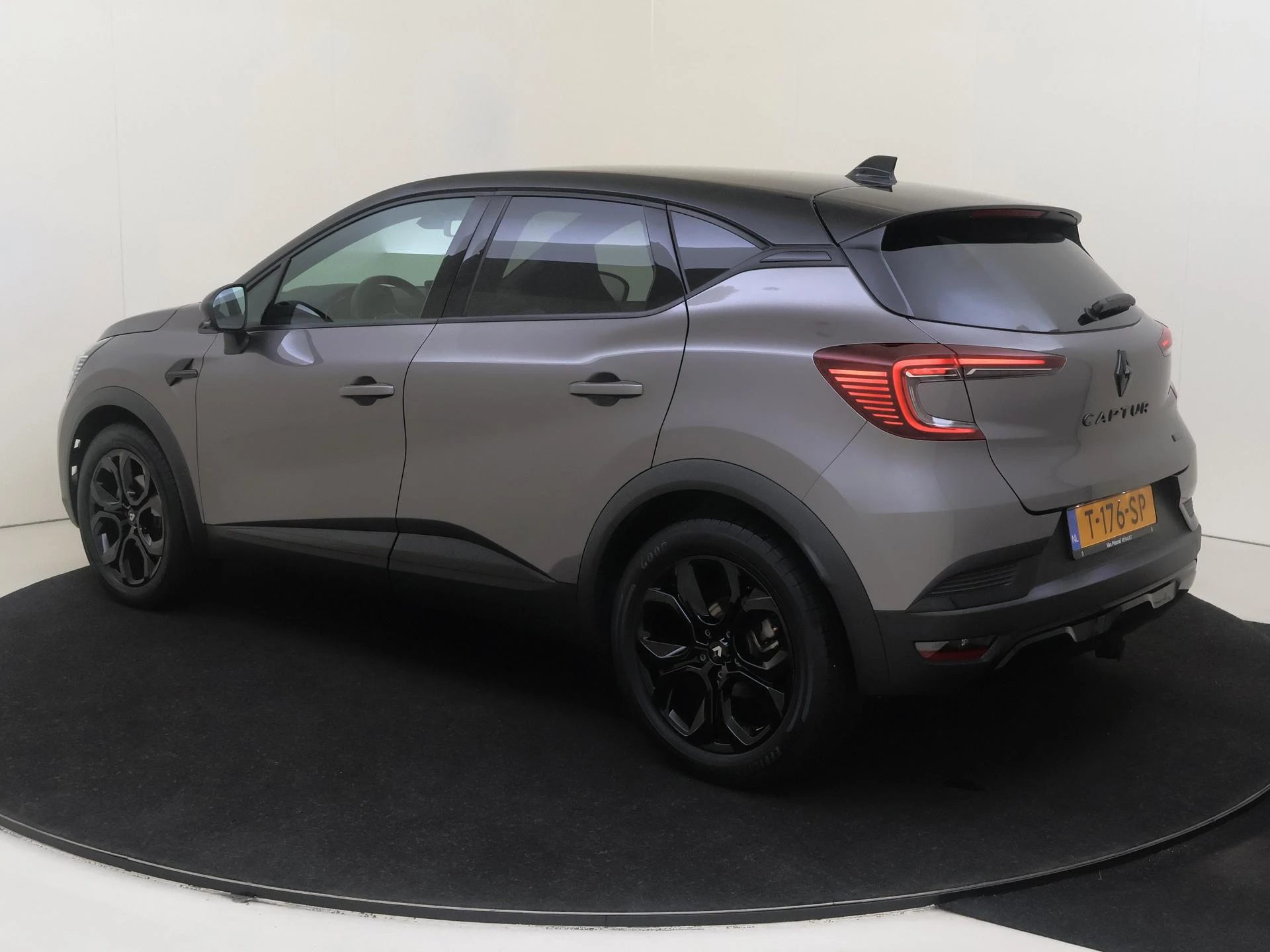Renault-Captur-image-2