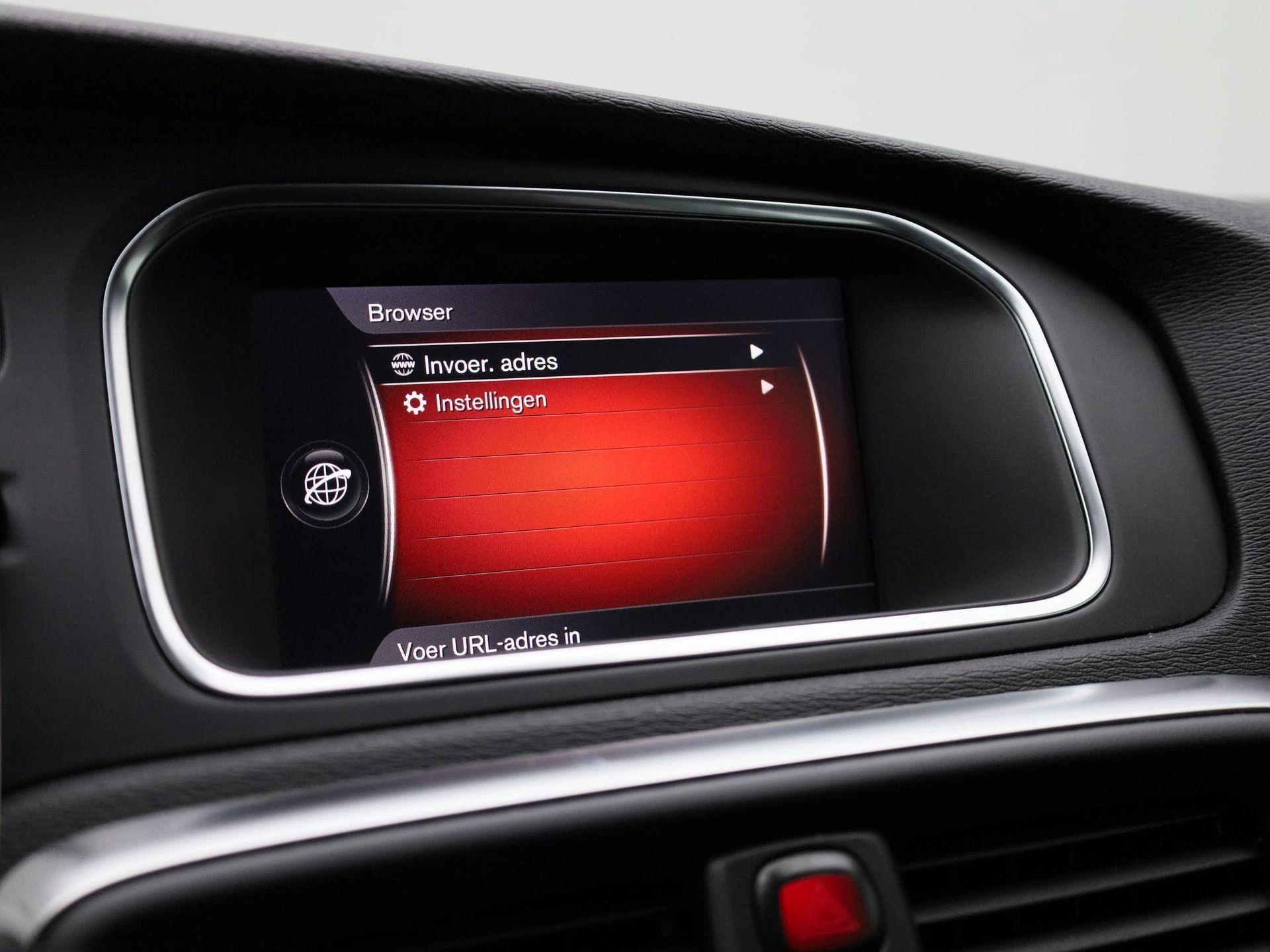 Volvo-V40-image-23