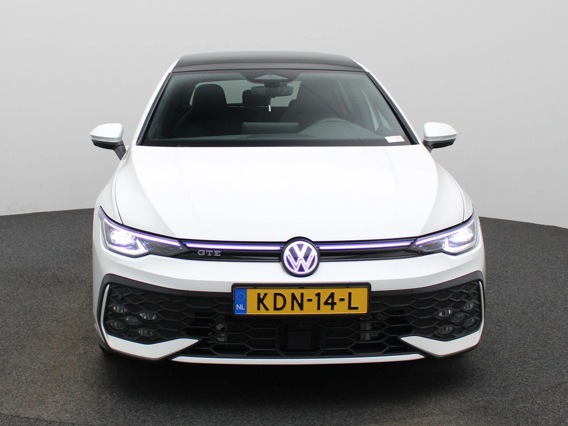 Volkswagen-Golf-image-2