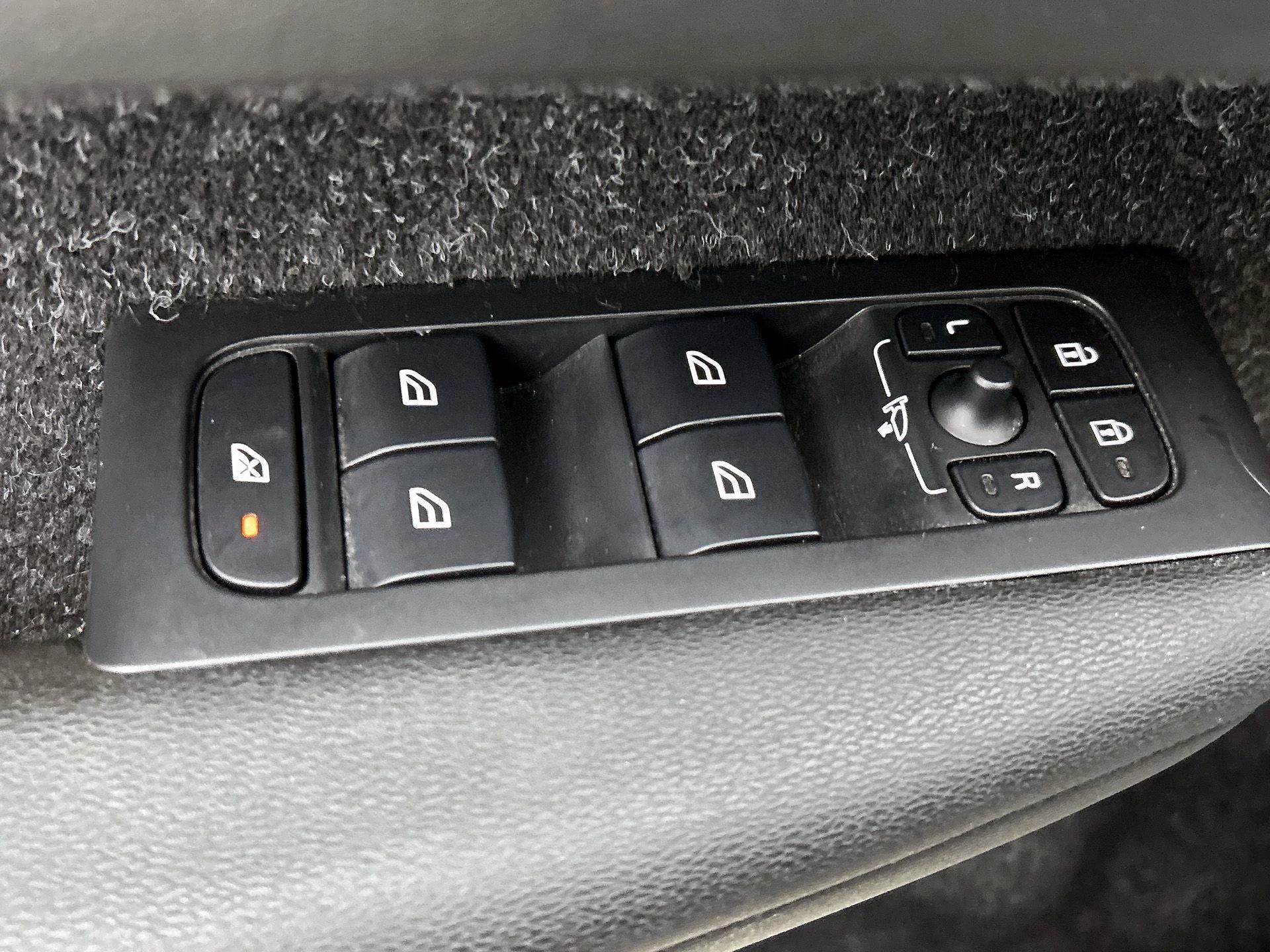 Volvo-XC40-image-45