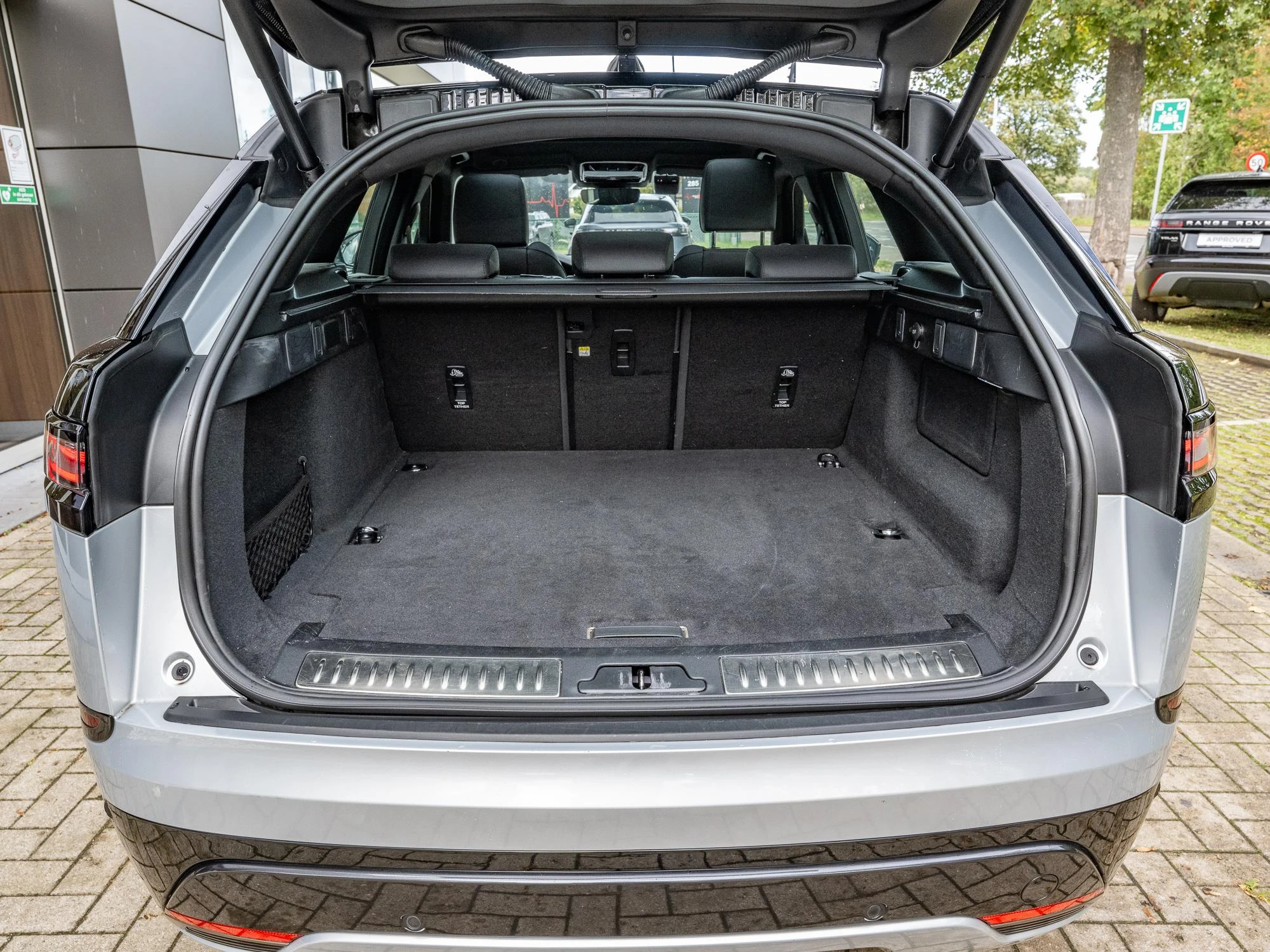 Land Rover-Range Rover Velar-image-22
