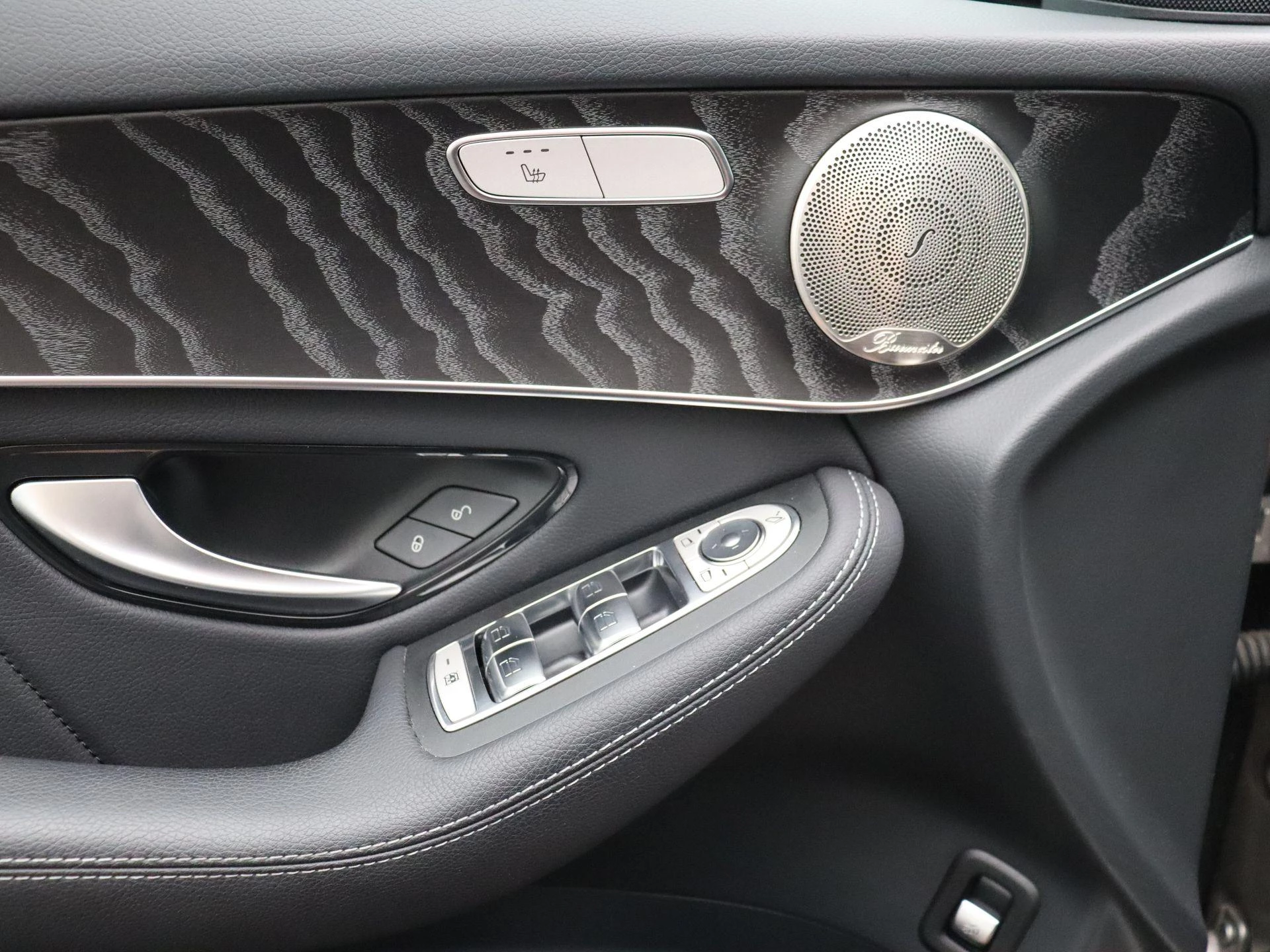 Mercedes-Benz GLC 300 de AMG LINE + PANO DAK + BURMESTER + CARPLAY +