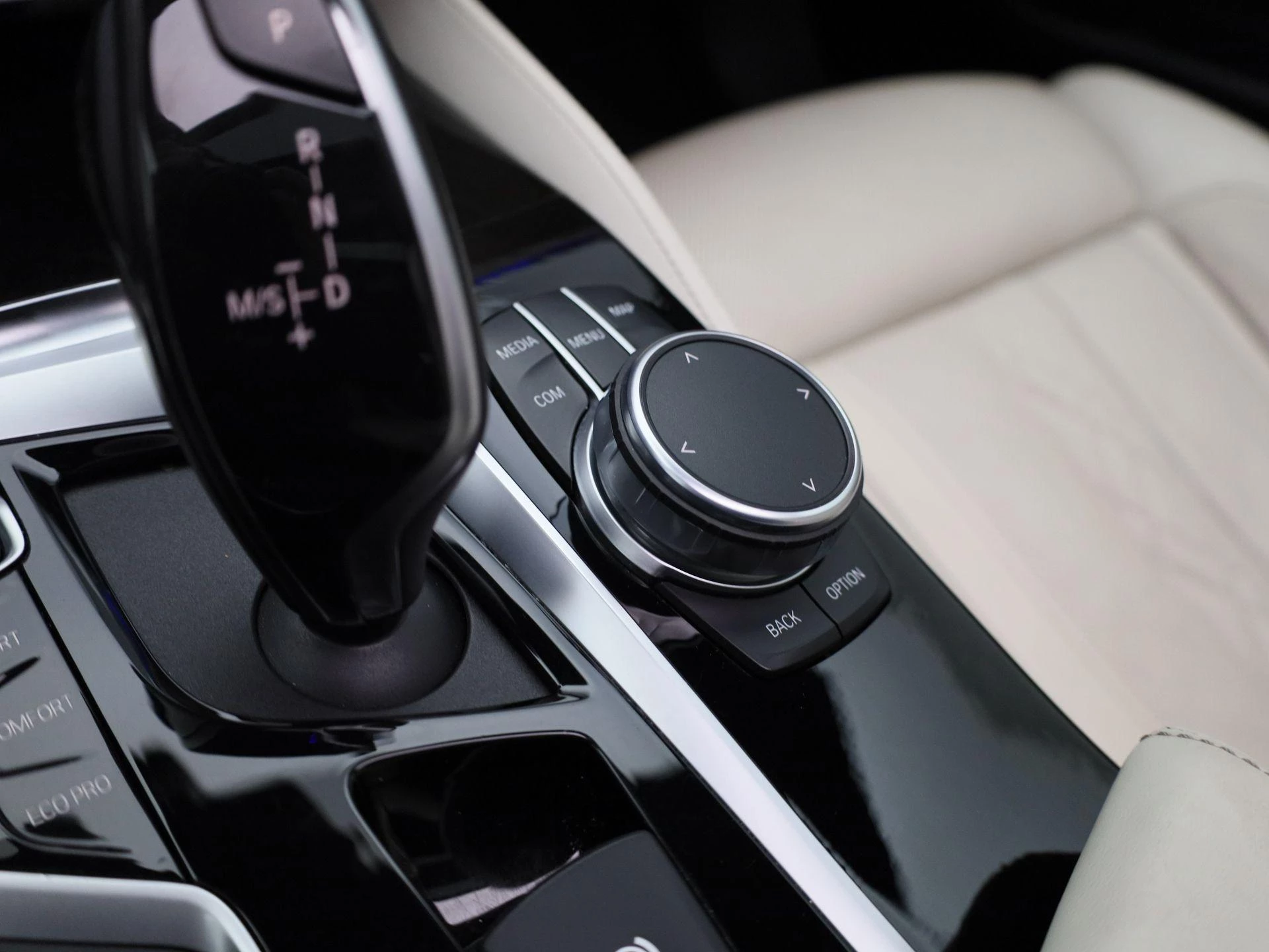 BMW 5 Serie Touring 540i xDrive High Executive