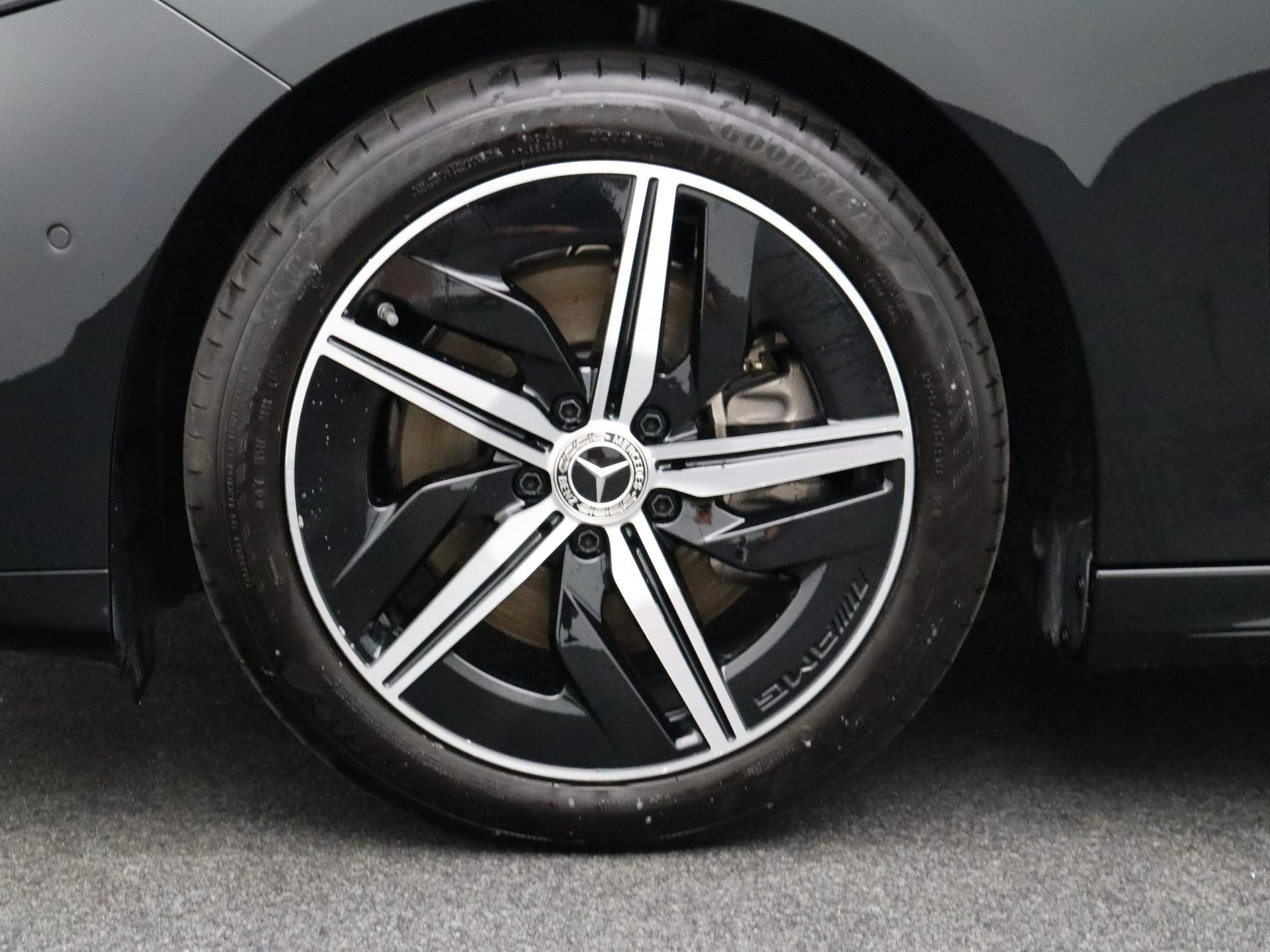 Mercedes-Benz-CLA-image-6