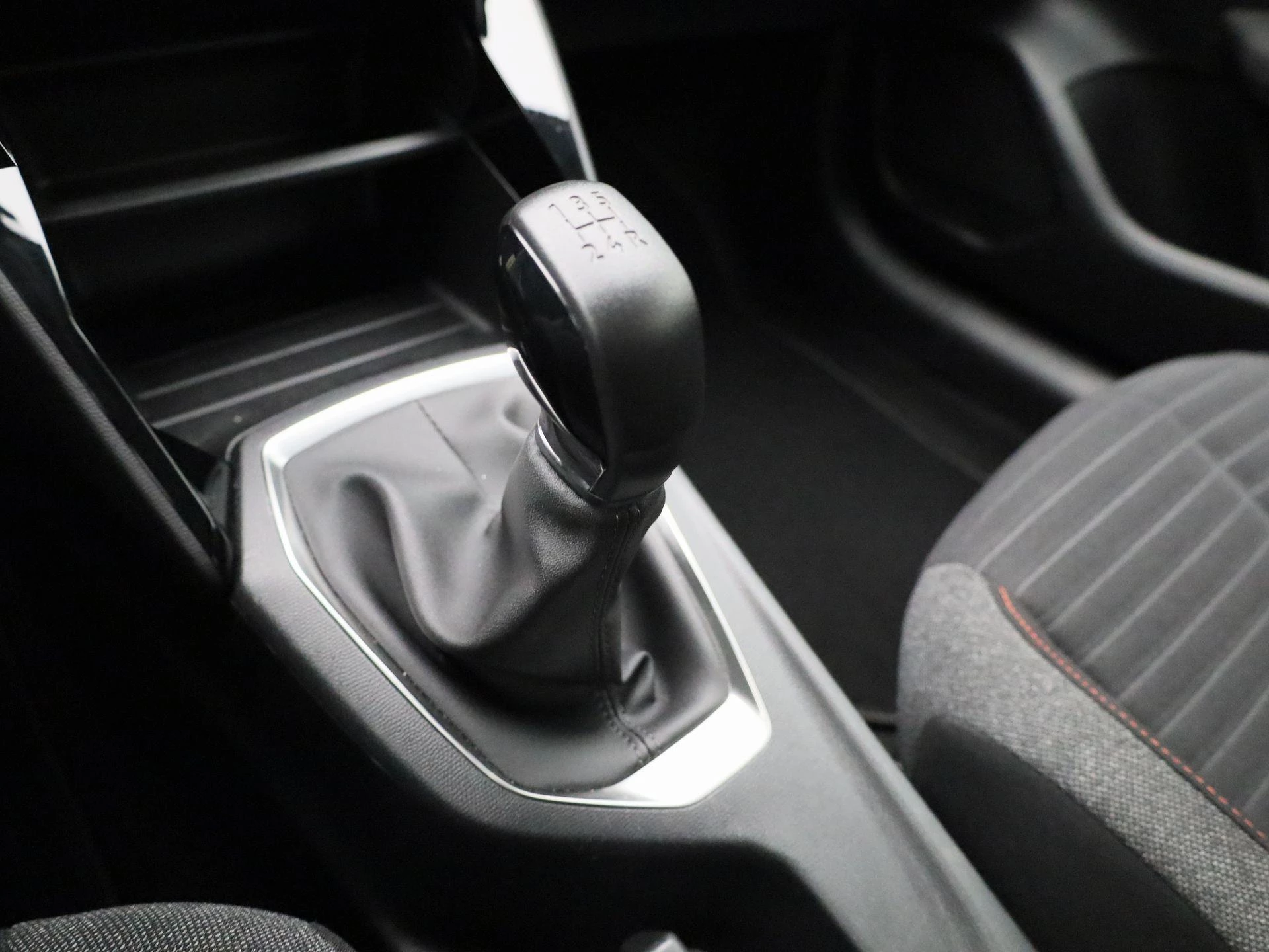 Peugeot-208-image-15