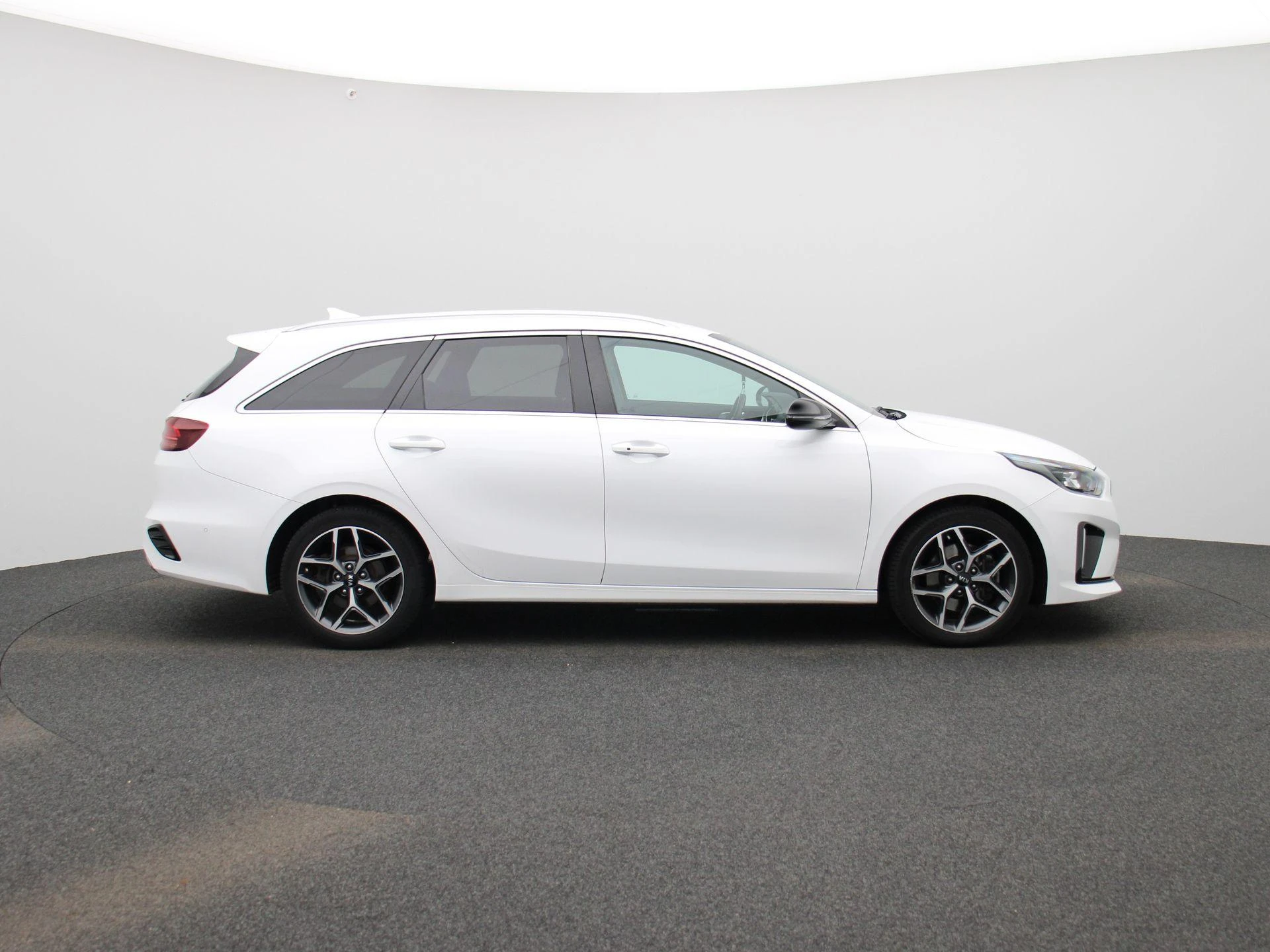 Kia-Ceed Sportswagon-image-5