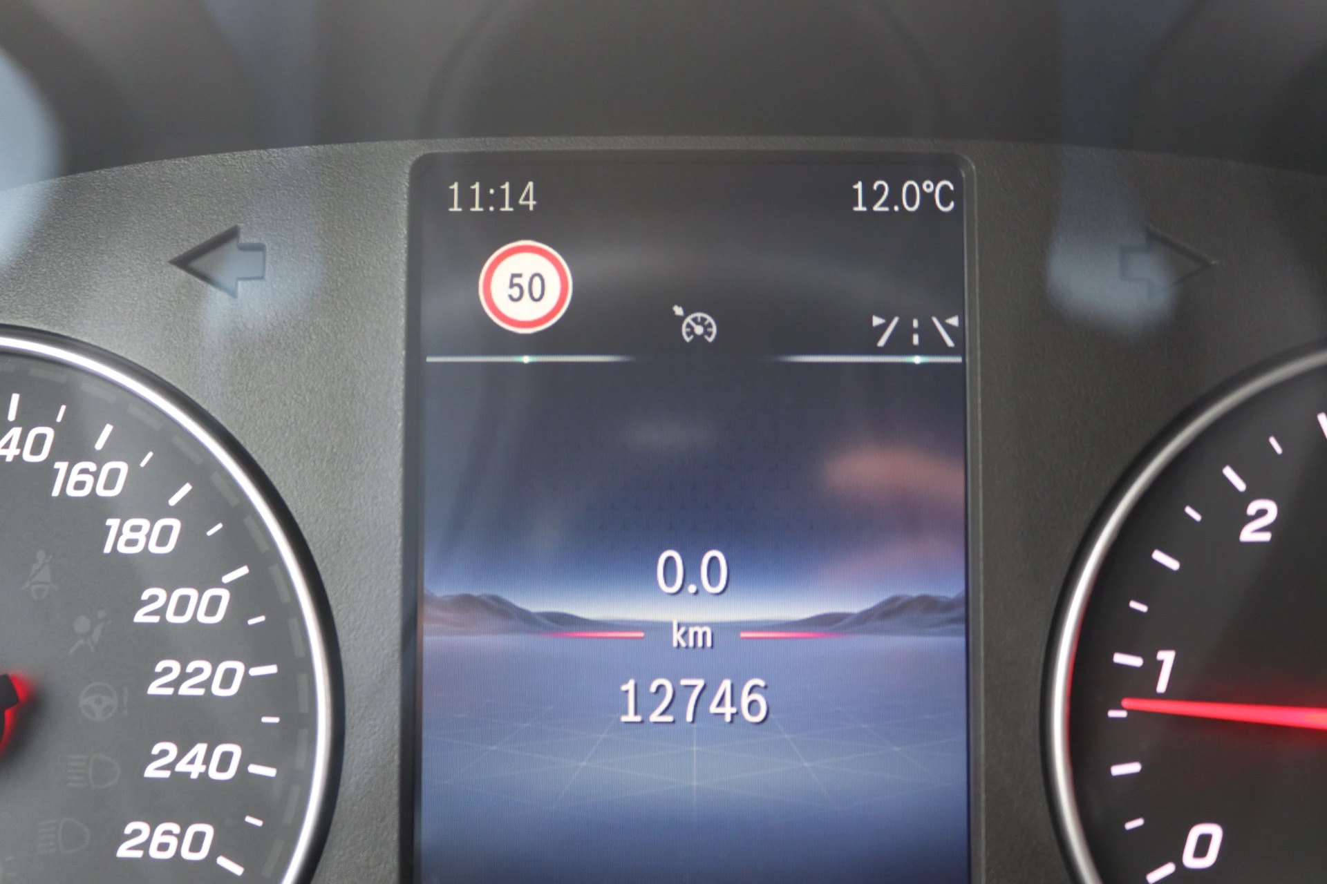 Mercedes-Benz-Vito-image-5