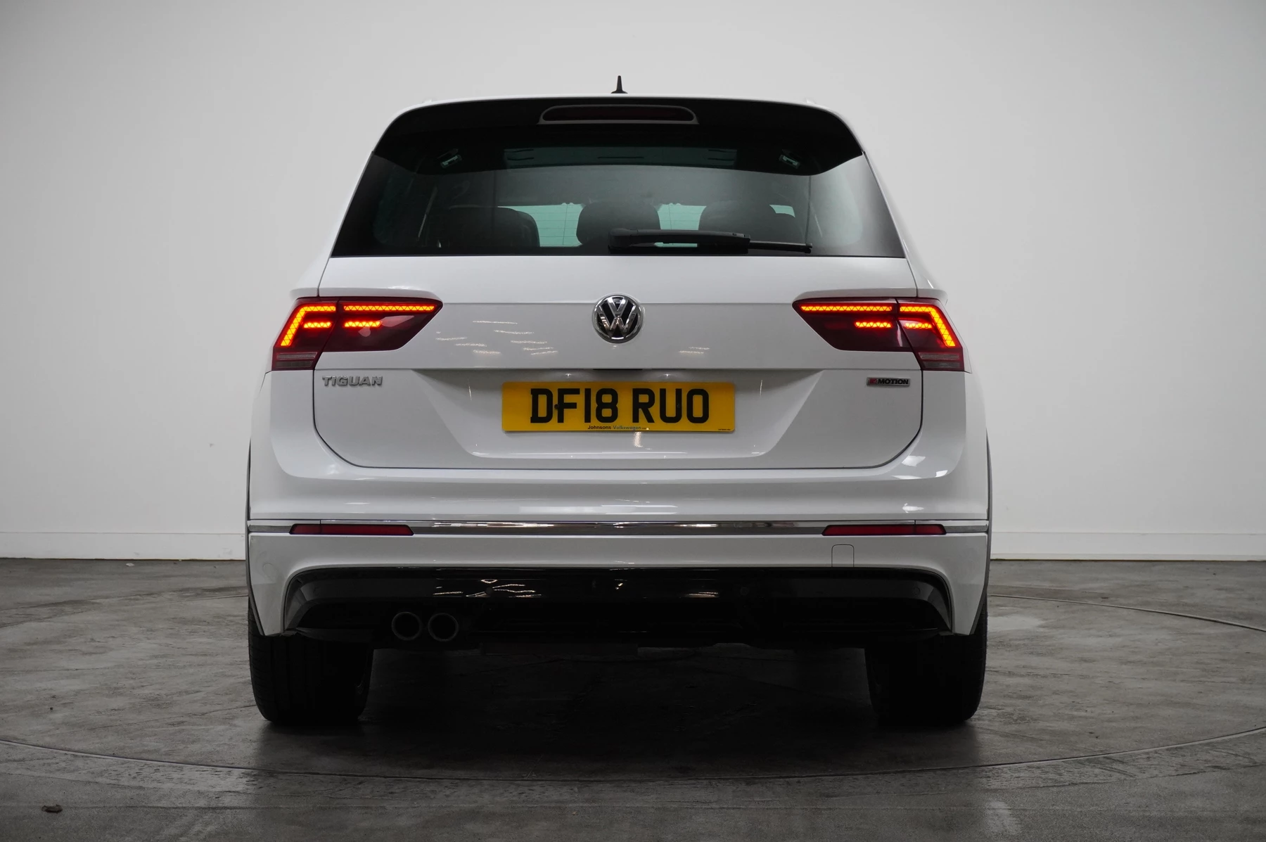 Volkswagen-Tiguan-image-15