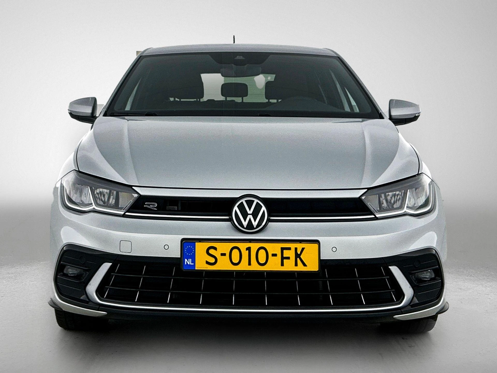 Volkswagen-Polo-image-4