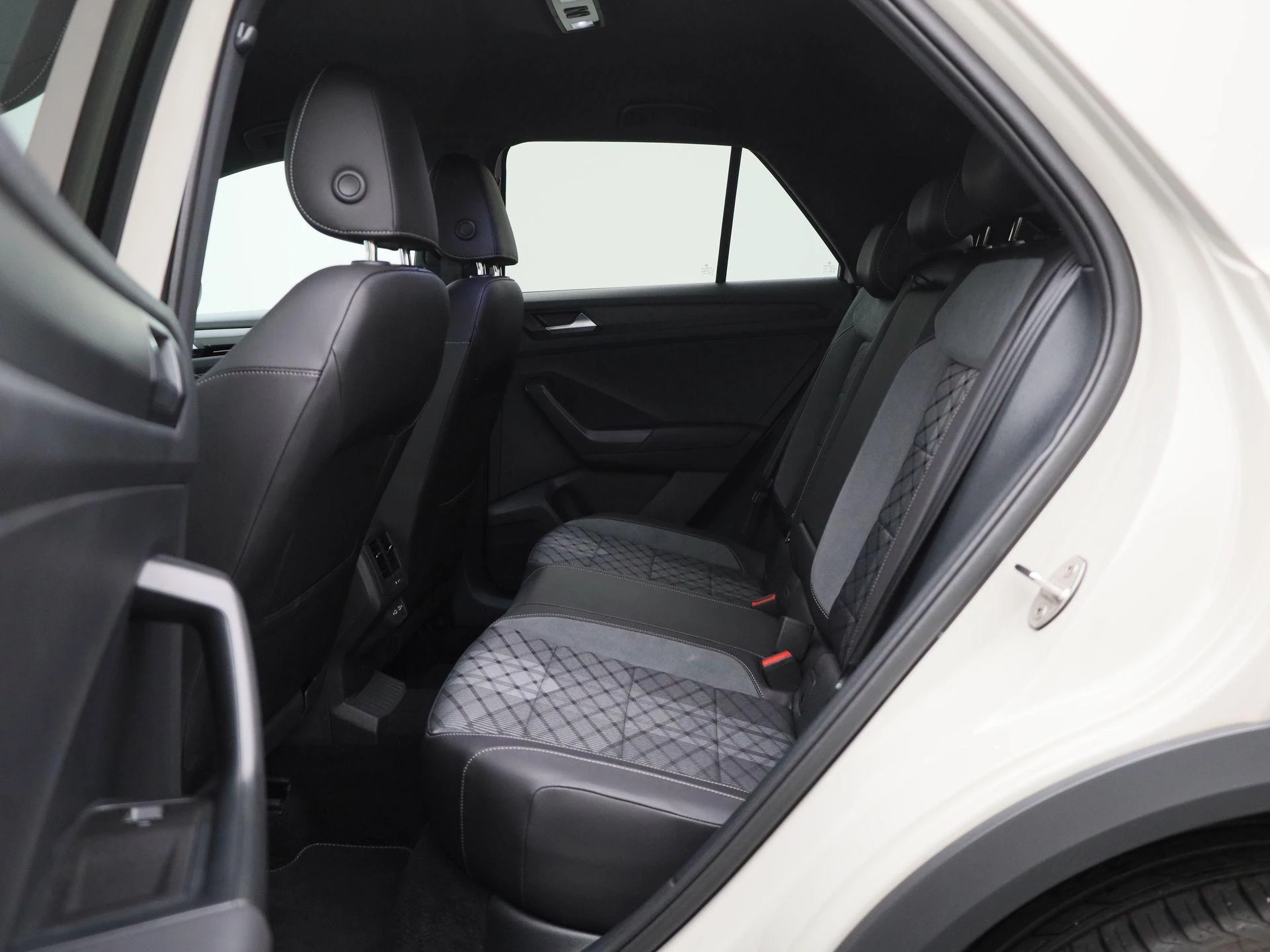 Volkswagen T-Roc 1.5 TSI R-Line 150 PK|