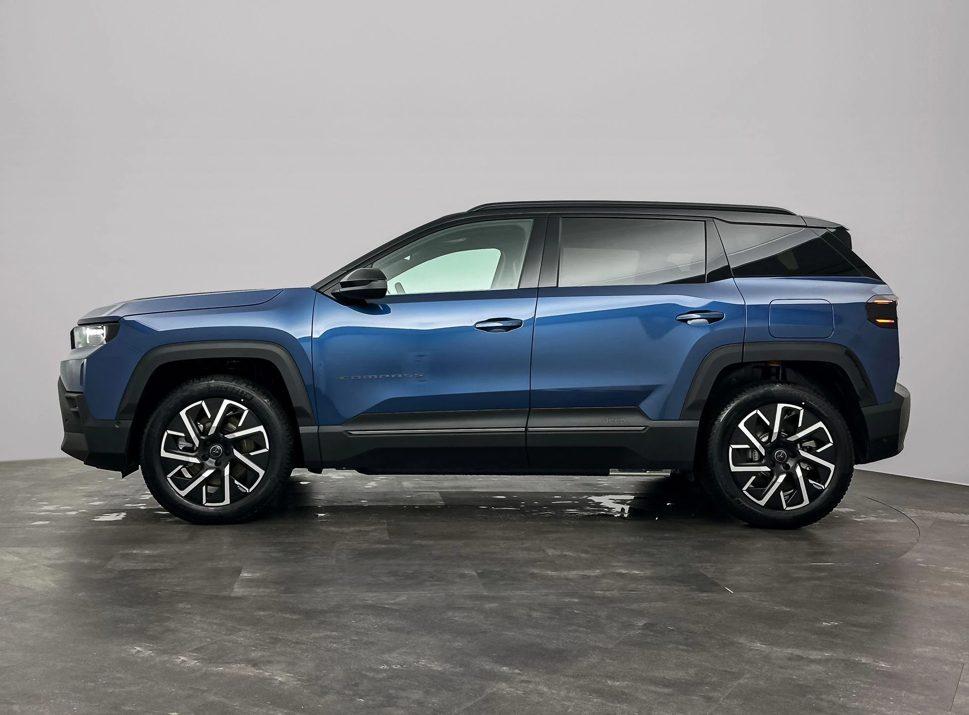 Jeep Compass 74kwh First Edition
