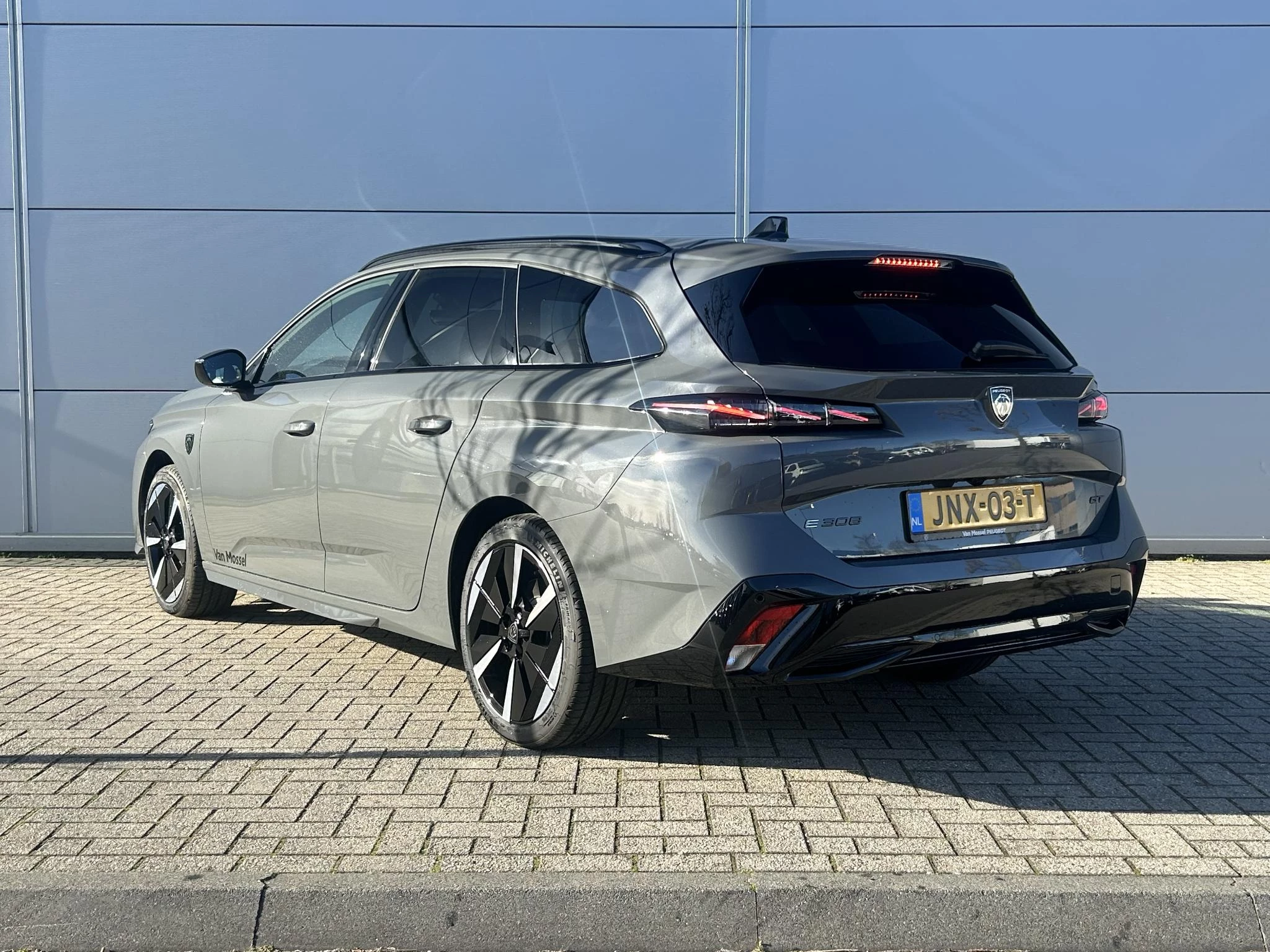 Peugeot-e-308-image-3