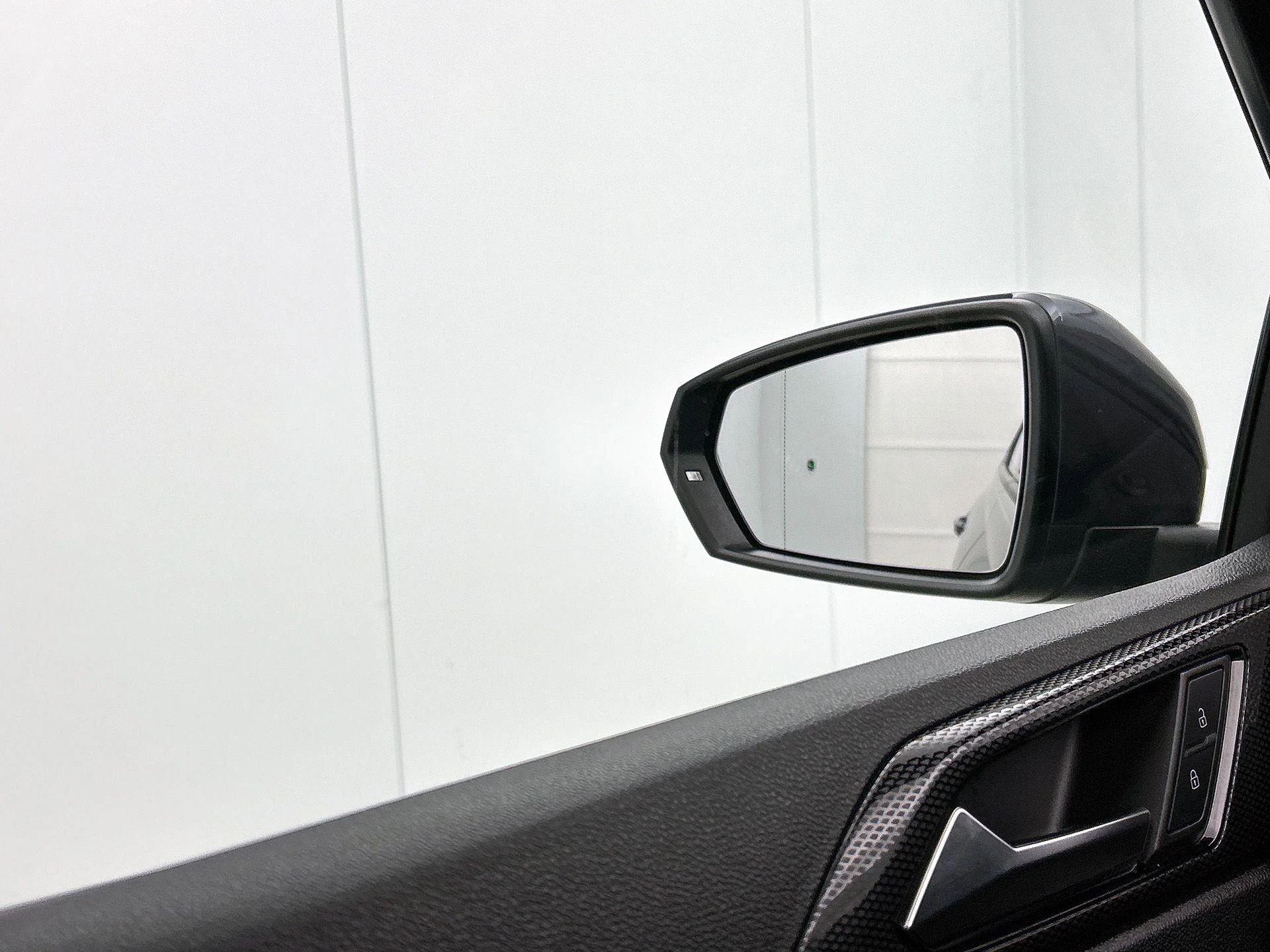 Volkswagen-Polo-image-18