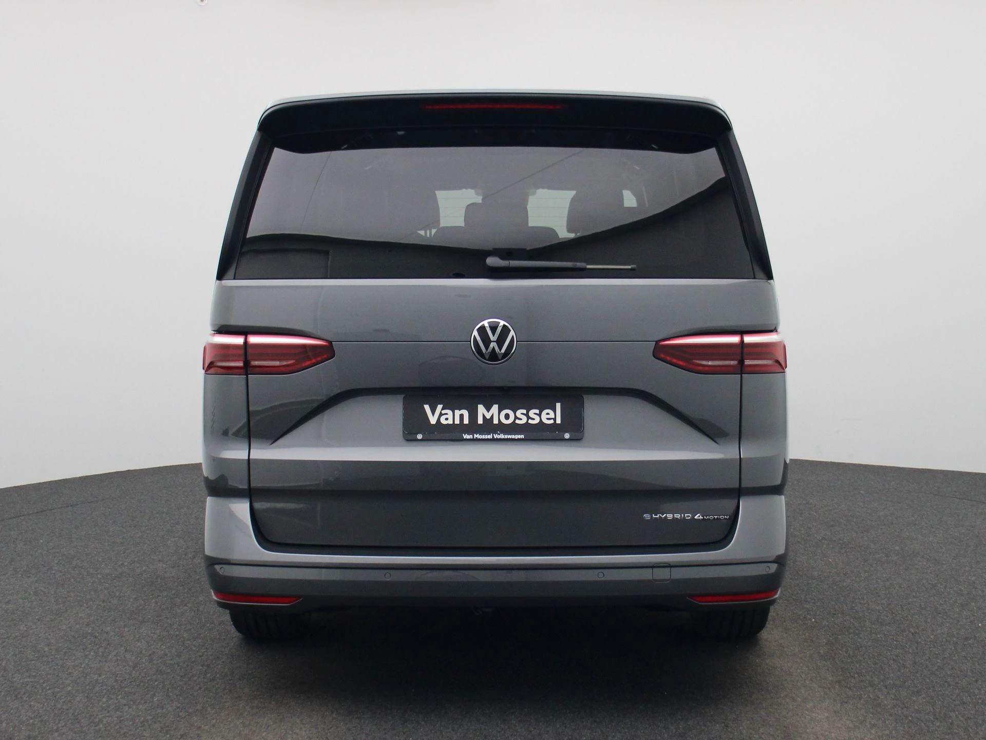 Volkswagen-Multivan-image-4