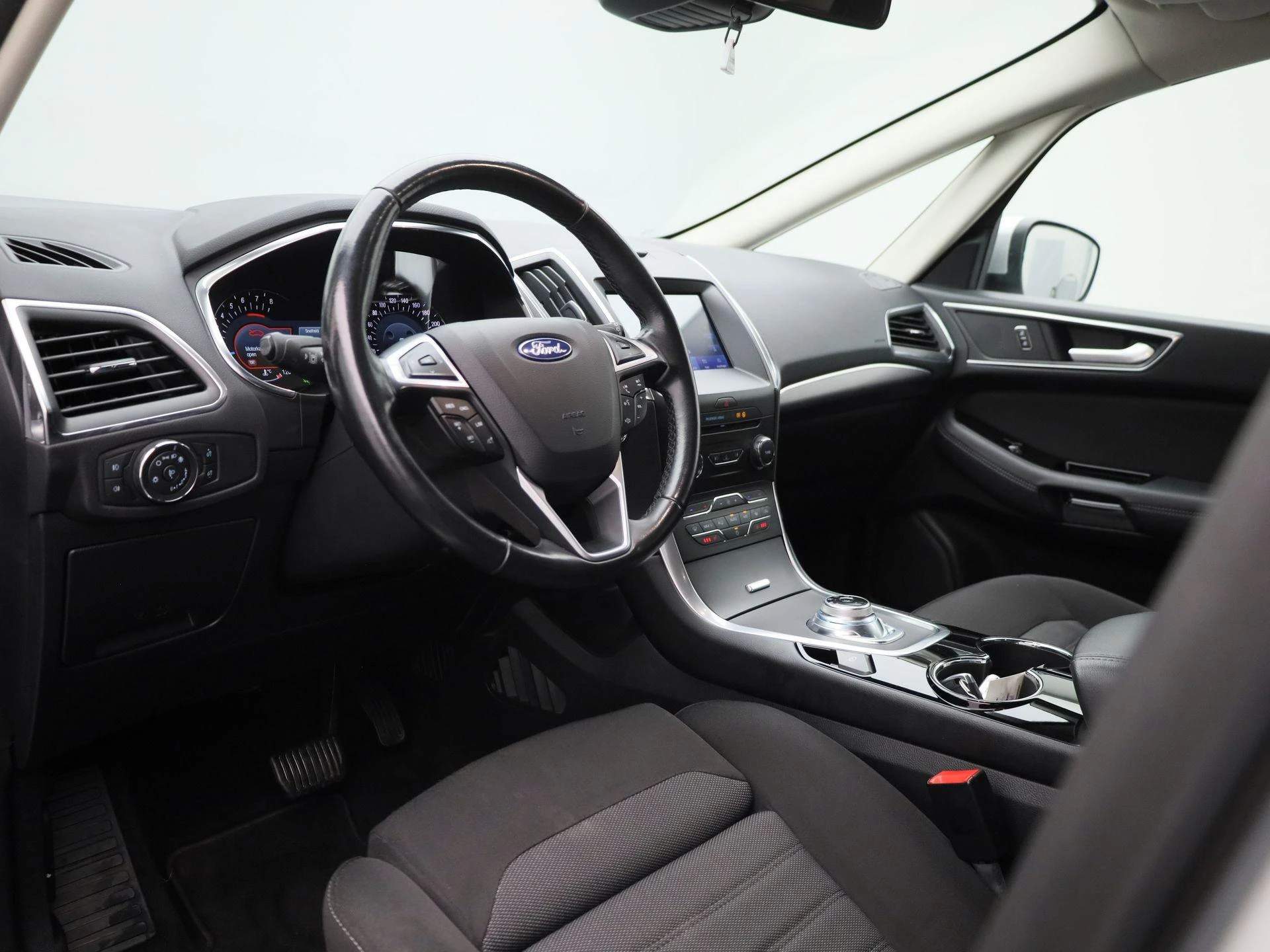 Ford-S-Max-image-32