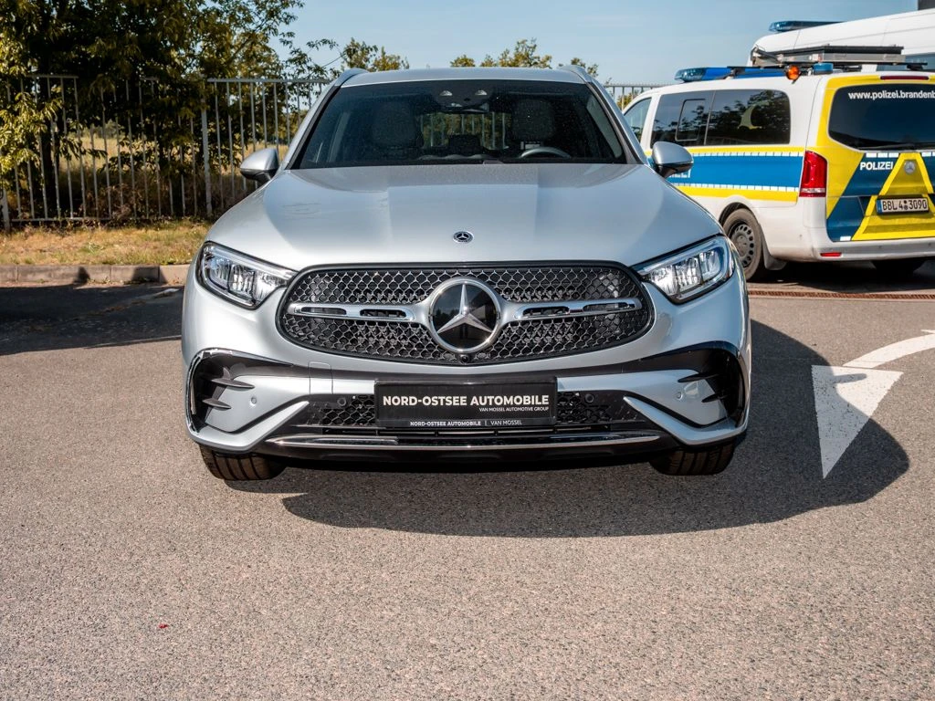 Mercedes-Benz-GLC 300 d-image-3