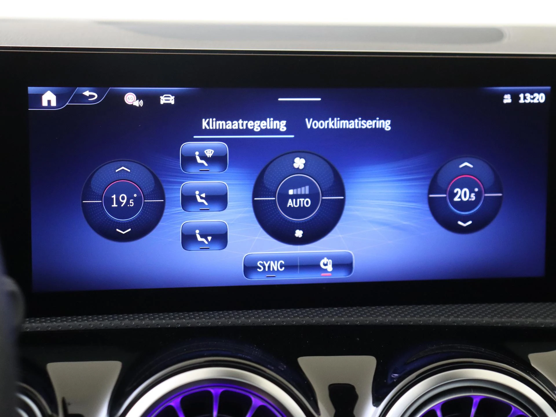 Mercedes-Benz-CLA-image-17
