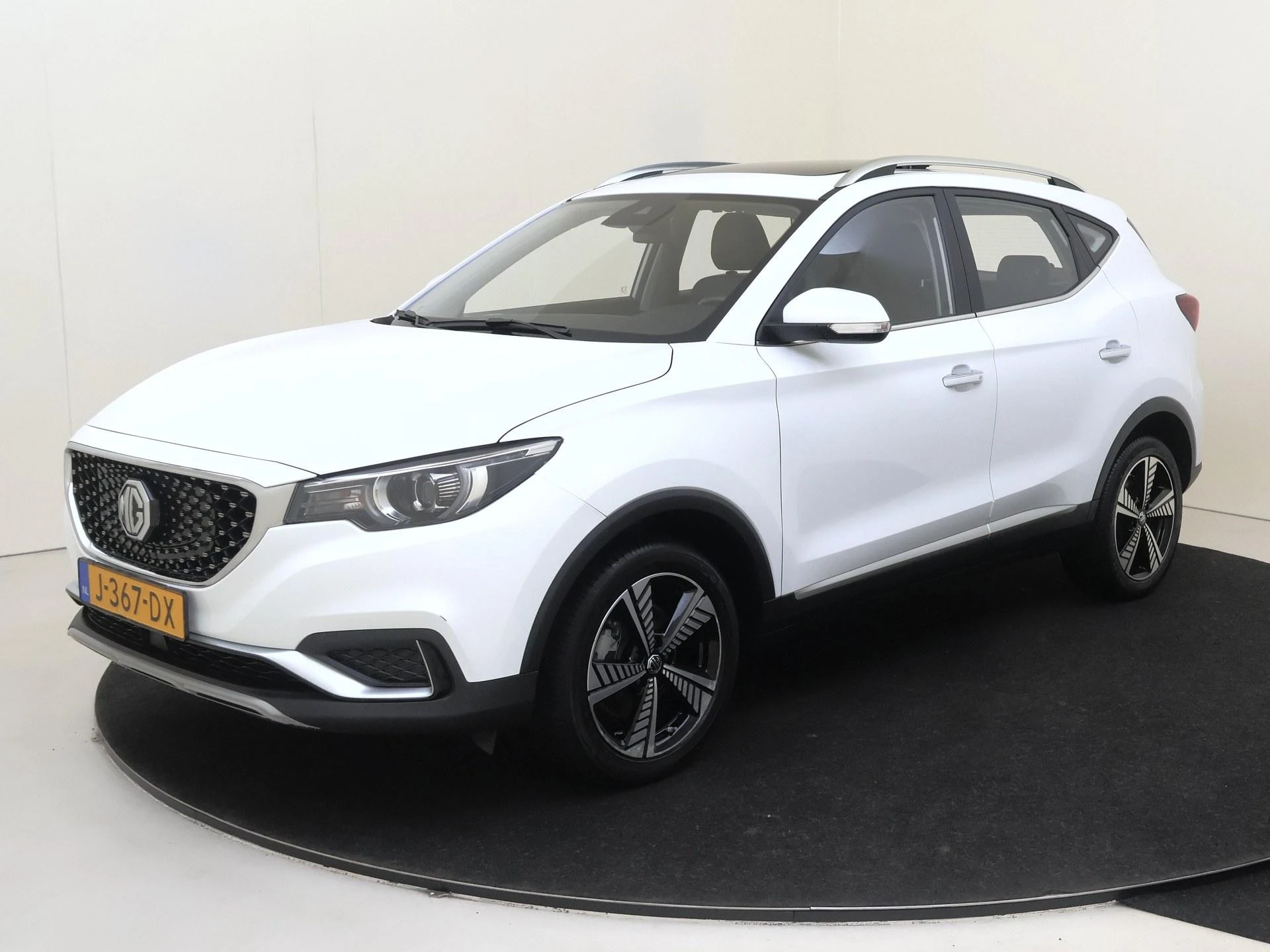 MG-ZS EV-image-1