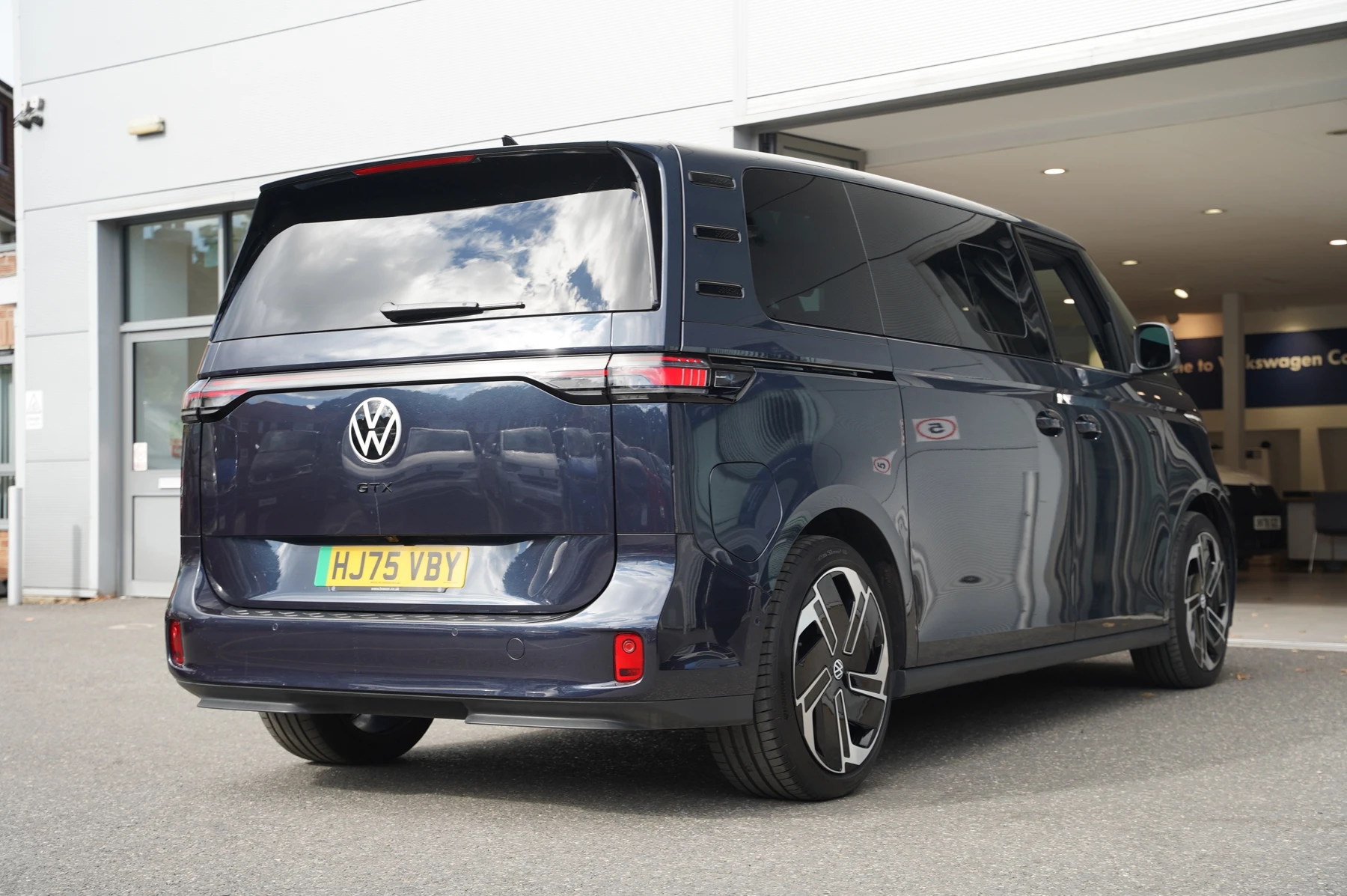 Volkswagen-ID. Buzz-image-13