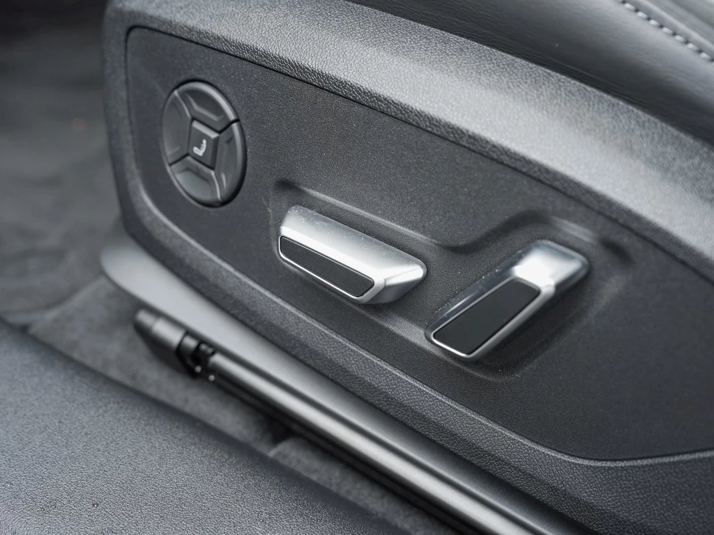 Audi-S6 Avant e-tron-image-17