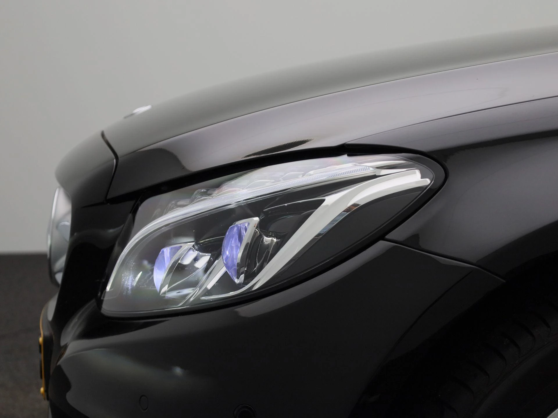 Mercedes-Benz-C-Klasse-image-15