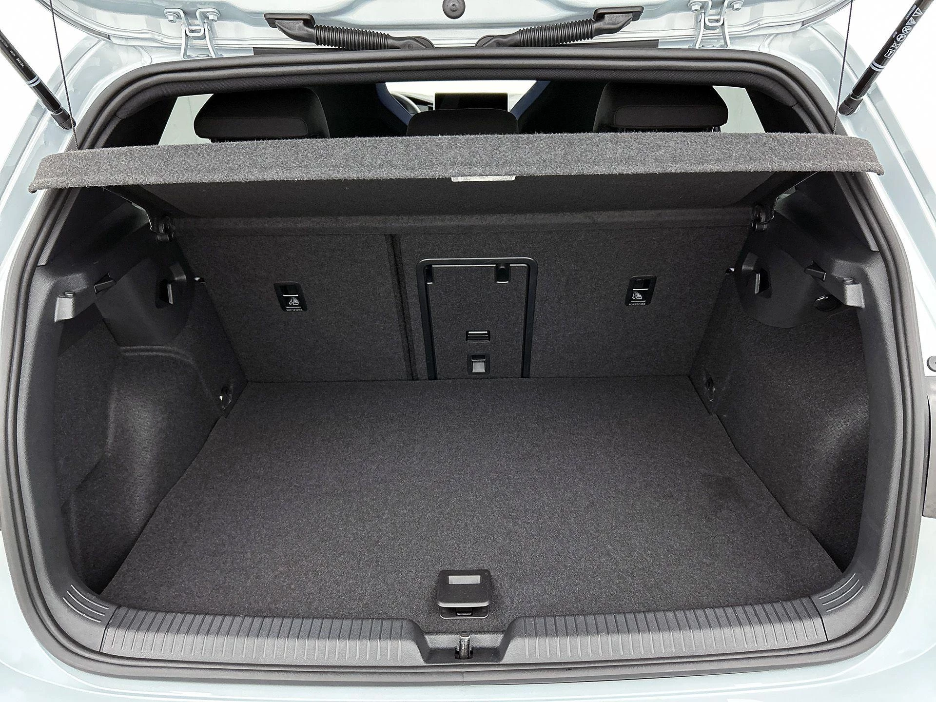 Volkswagen-Golf-image-15