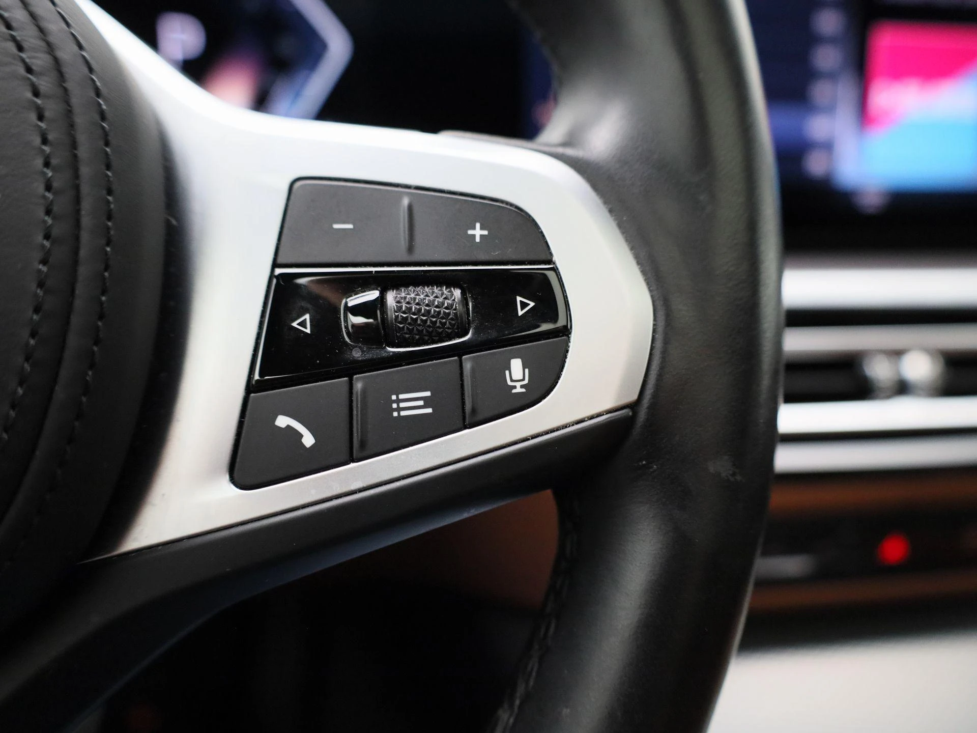 BMW-i4-image-18