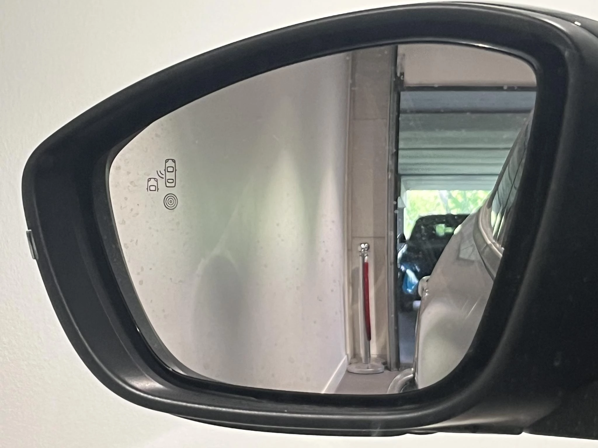Peugeot-e-2008-image-17