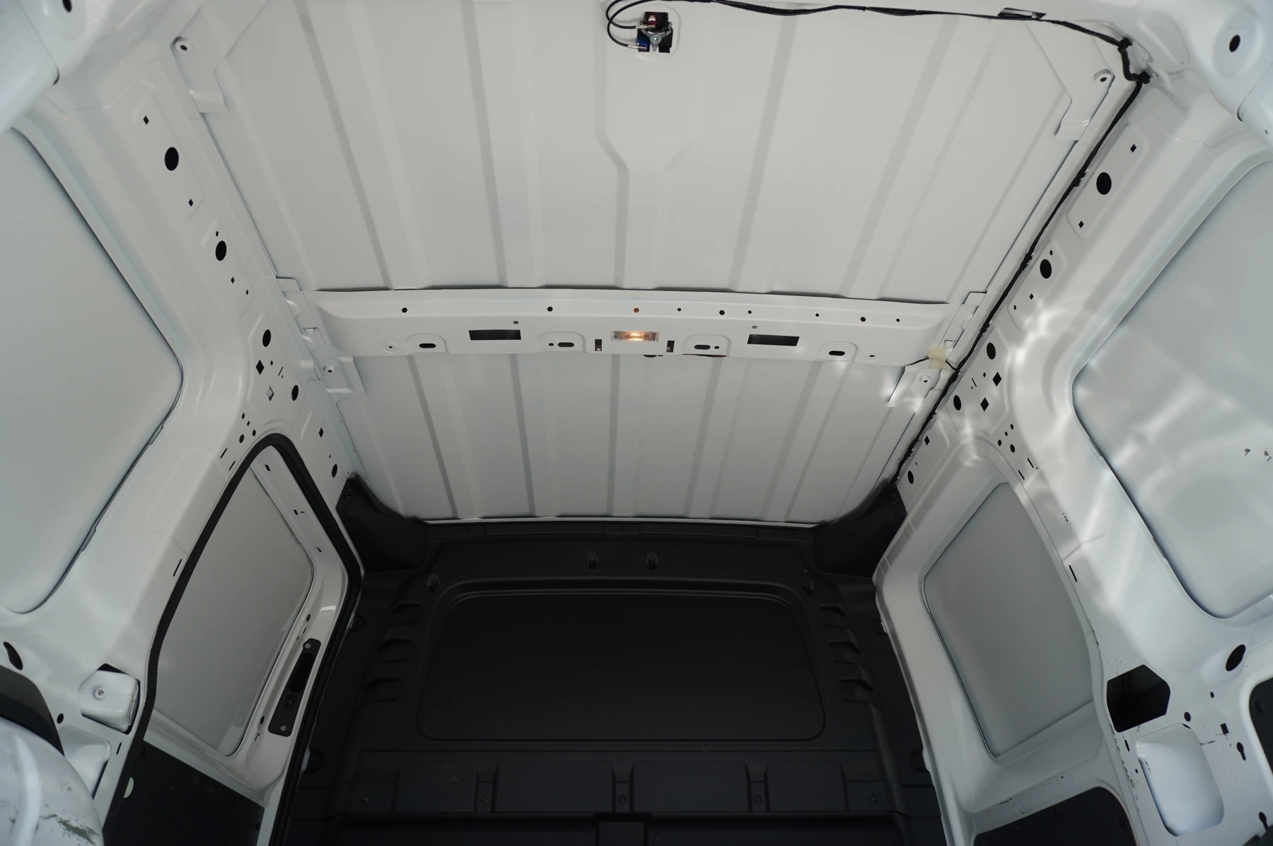 Volkswagen-Caddy-image-15