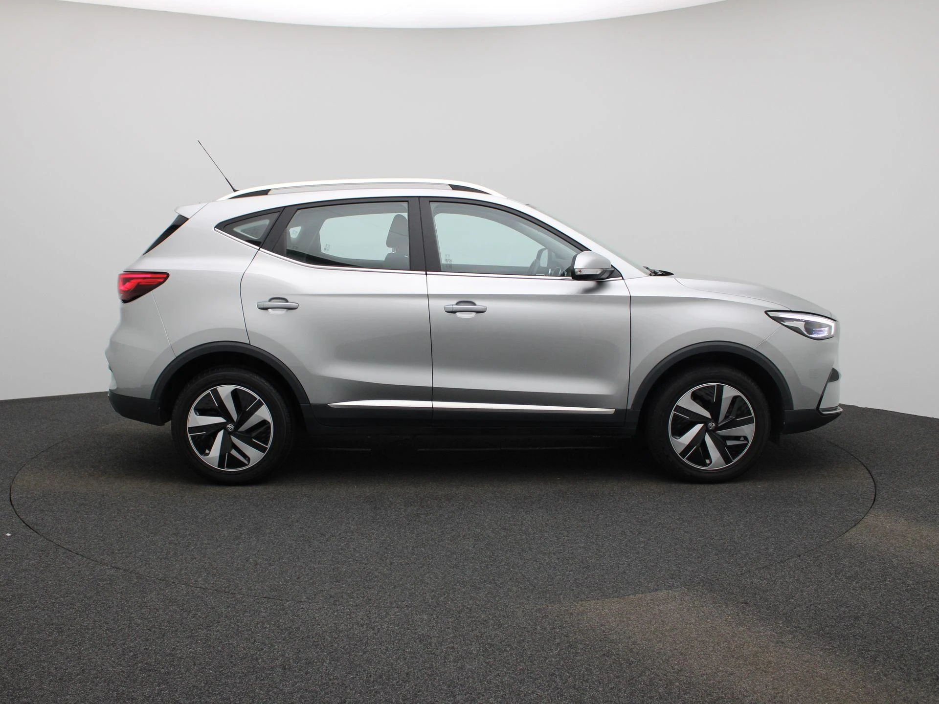 MG-ZS EV-image-5