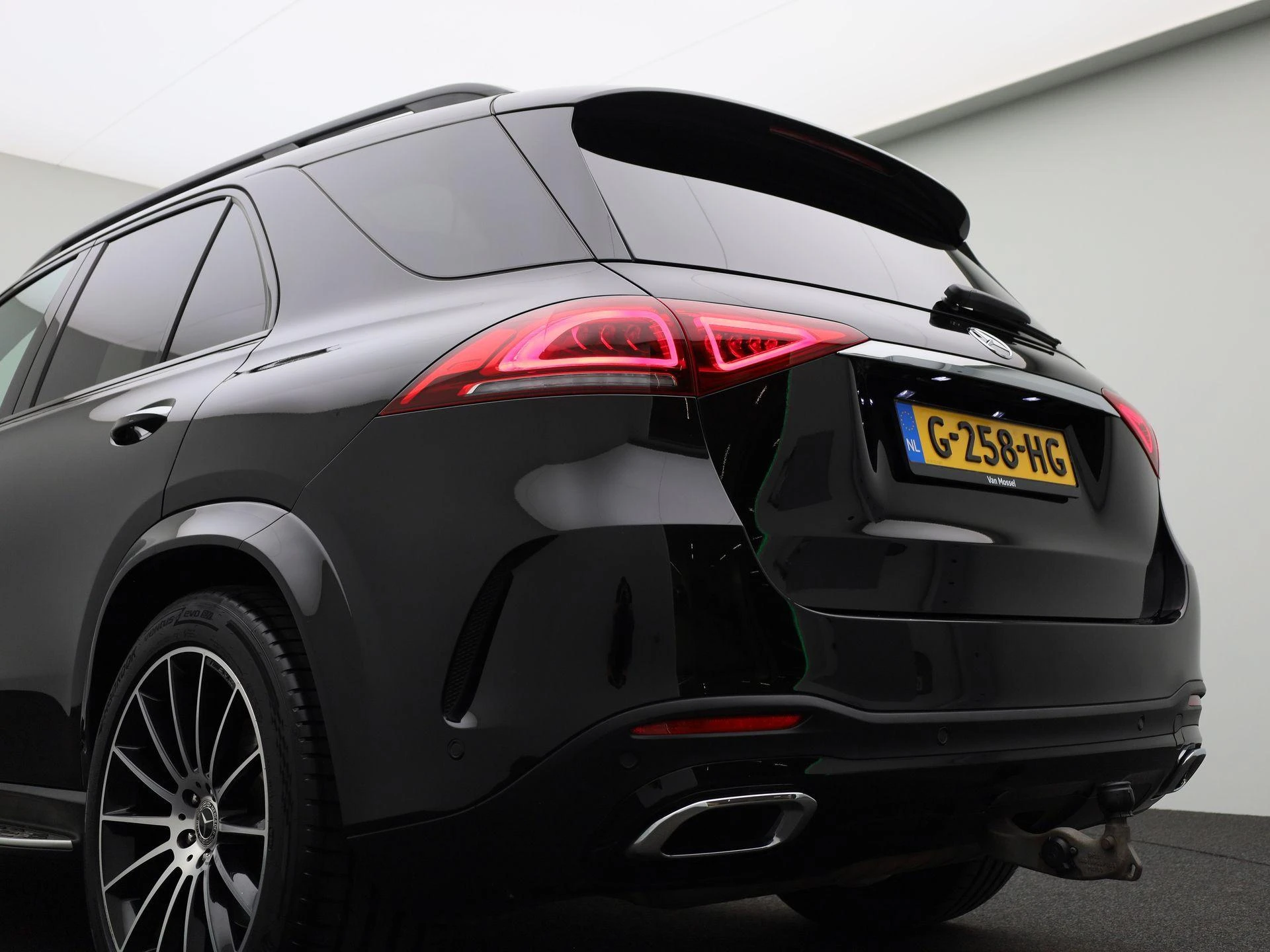 Mercedes-Benz-GLE-image-59