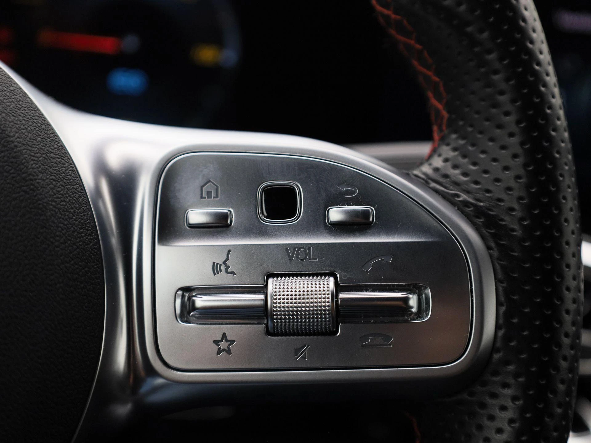 Mercedes-Benz-EQA-image-20