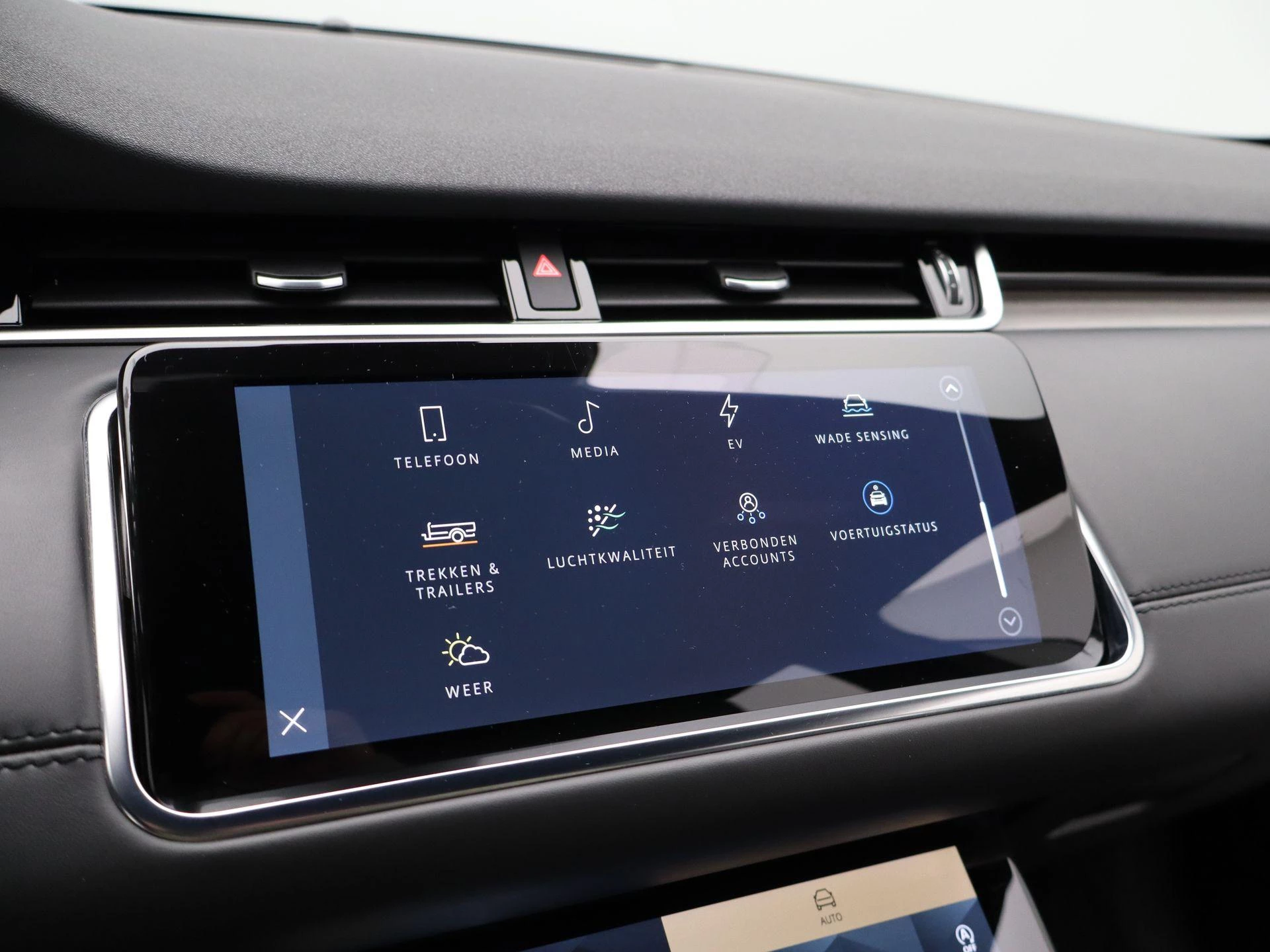 Land Rover-Range Rover Evoque-image-23