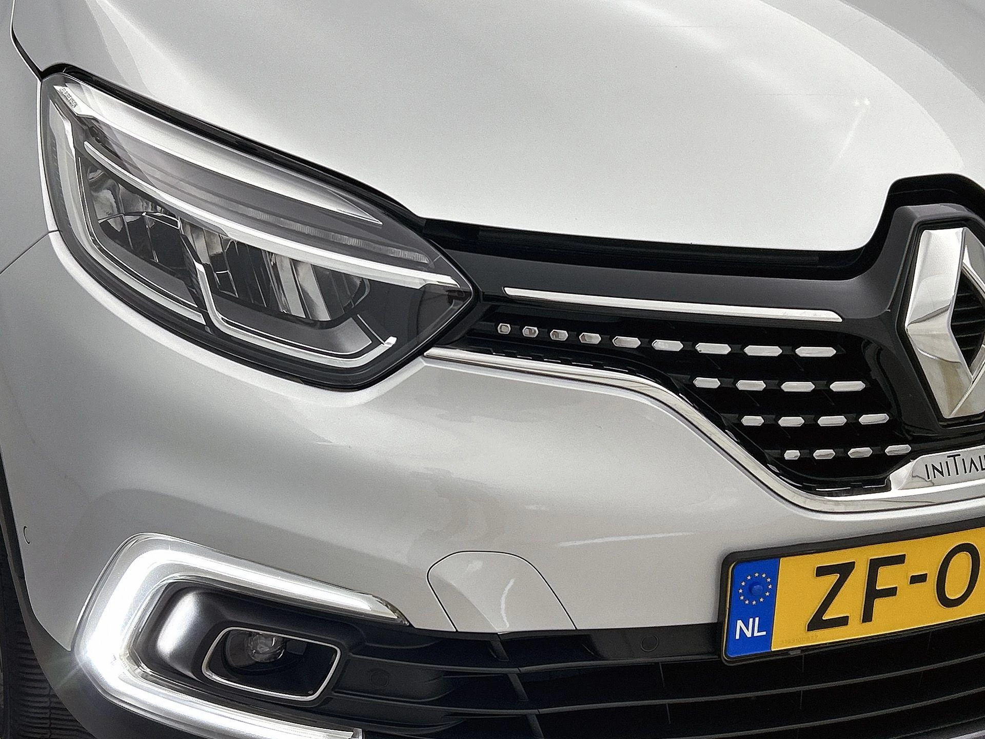 Renault-Captur-image-24