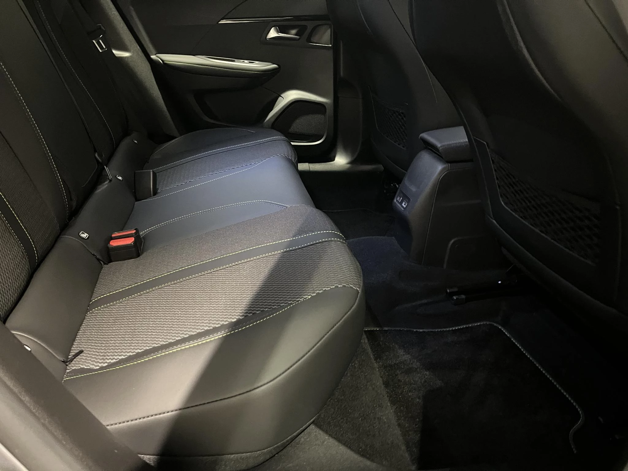 Peugeot-e-2008-image-22
