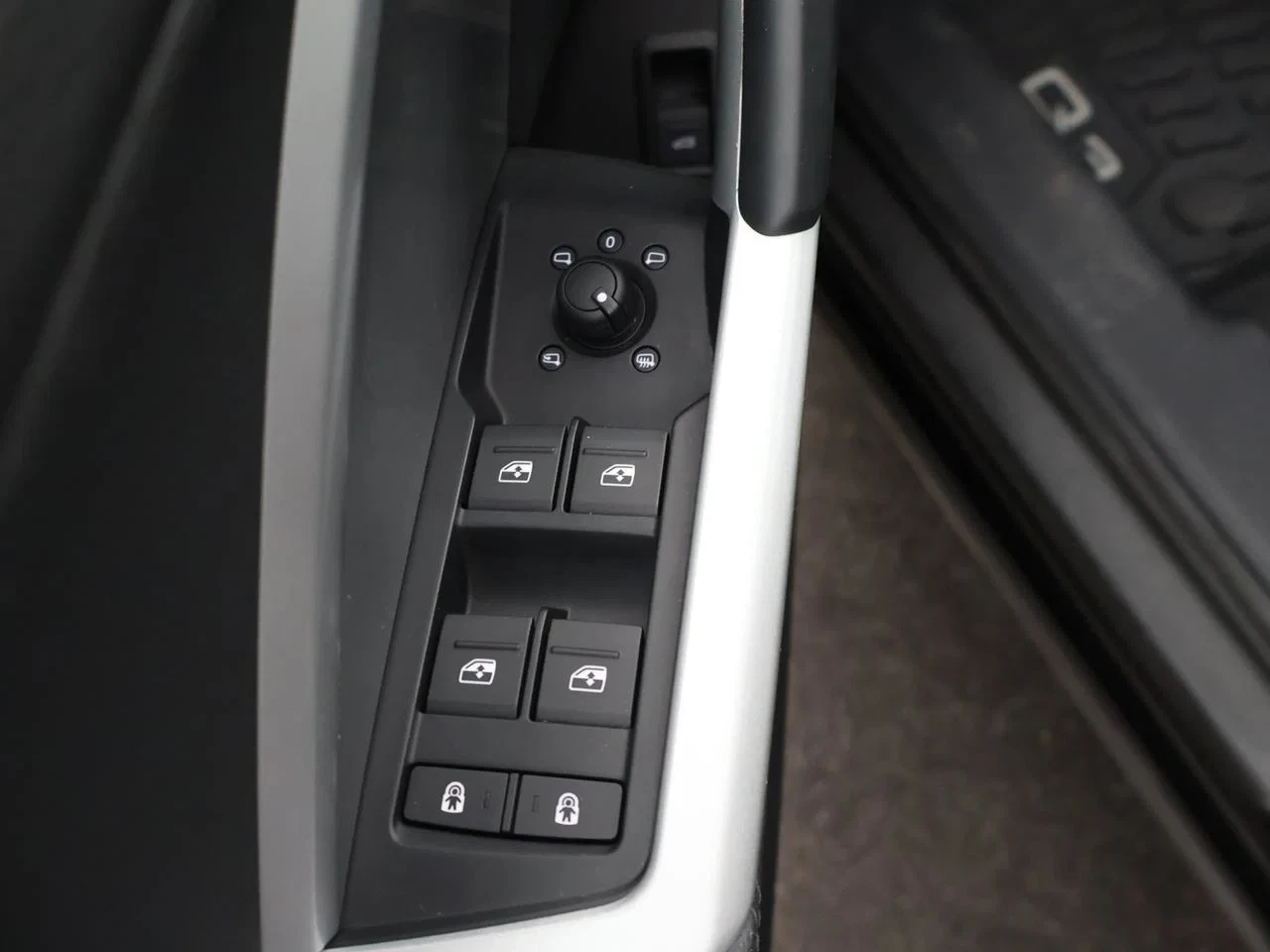 Audi-Q3-image-14
