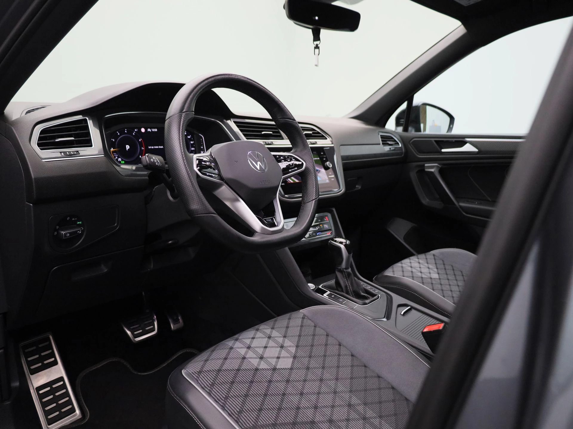 Volkswagen-Tiguan Allspace-image-32