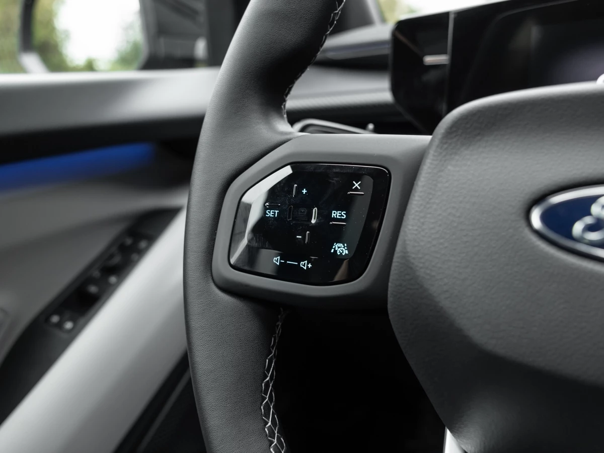 Ford Explorer Premium Extended Range | Pano | 360Grad | Leder | ACC